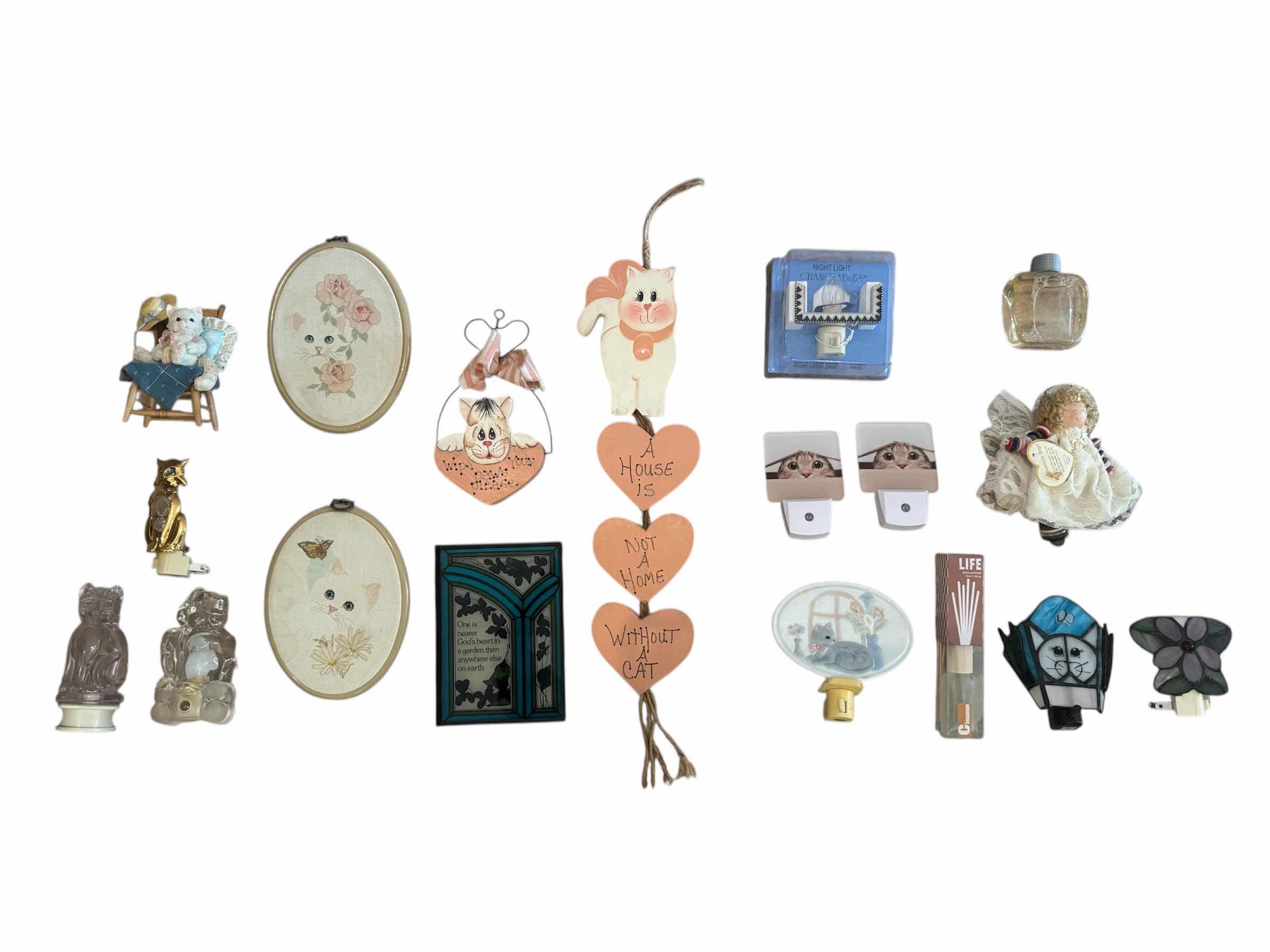 Photo 1 of 65
18- ASSORTED CAT HOME DECOR, WALL PLUG LIGHTS, OIL DIFFUSER, WALL ART, CAT FIGURINE

H7” AND SMALLER