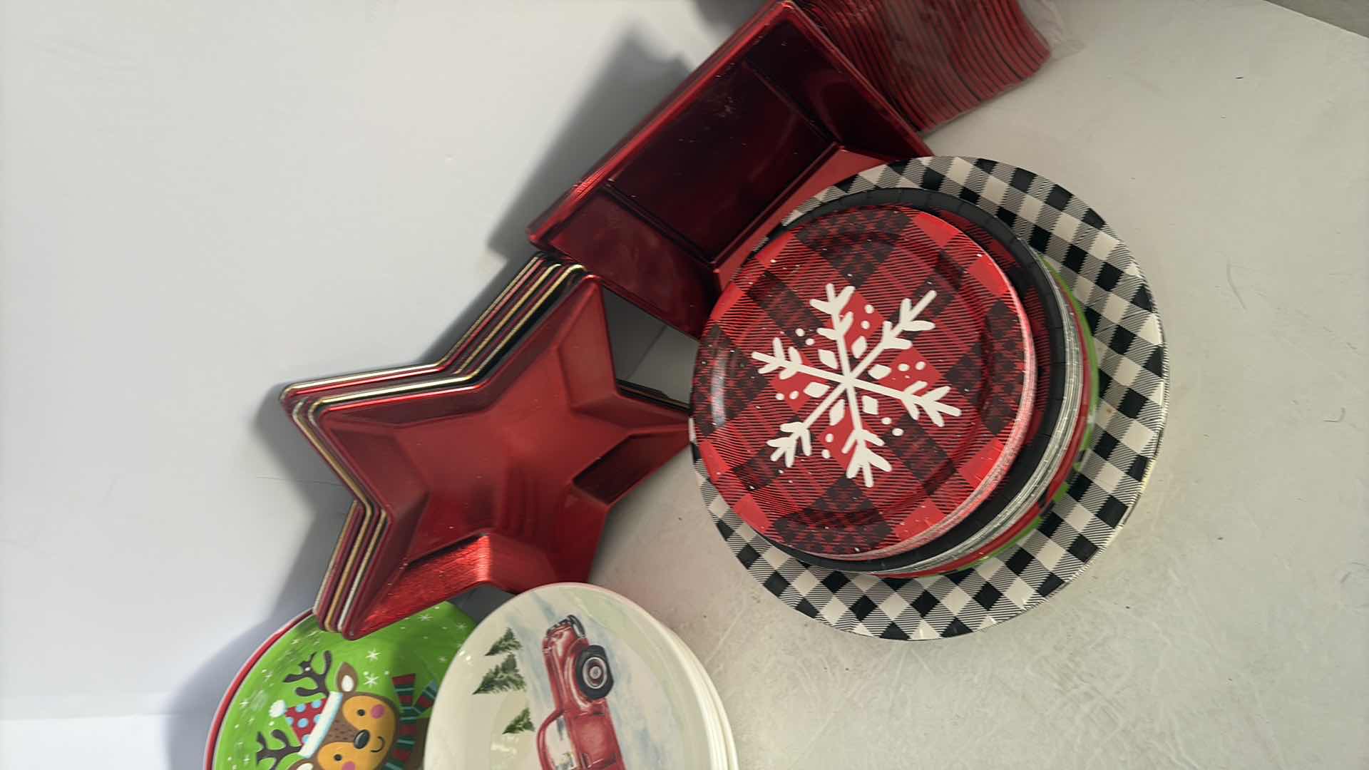 Photo 1 of CHRISTMAS SERVING DISHES , PAPER , CERAMIC ,PLASTIC 12”