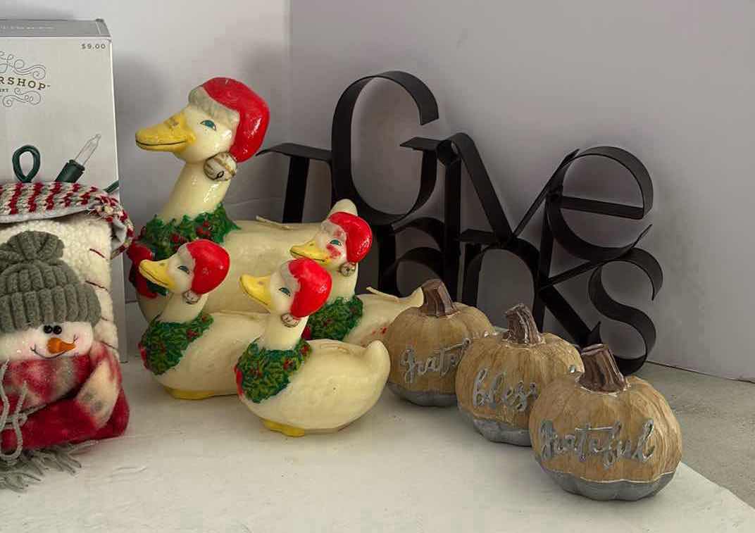 Photo 1 of CHRISTMAS DECORATIONS