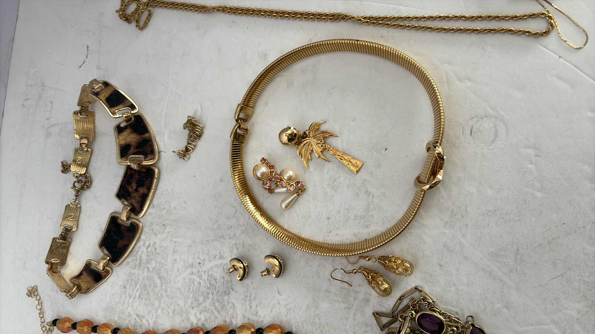 Photo 1 of COSTUME JEWLERY ASSORTED GOLD TONE