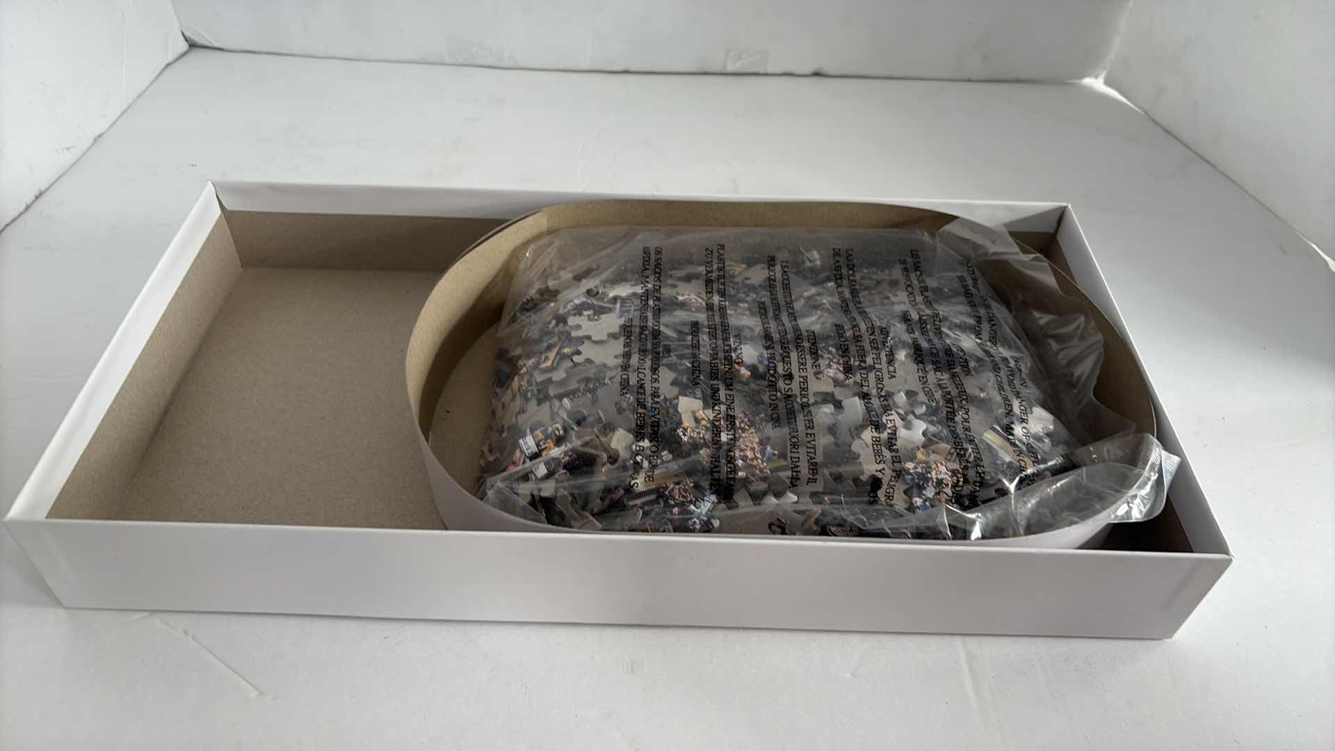 Photo 1 of NHL BOSTON BRUINS 1000 PIECE PANORAMIC 
PUZZLE