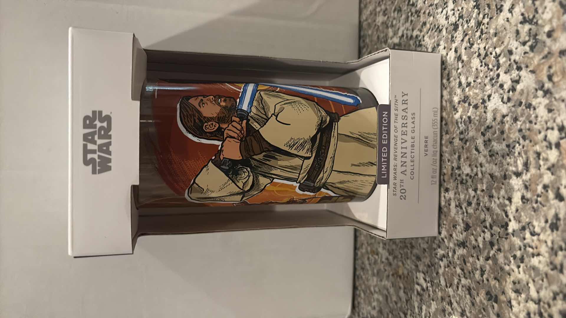 Photo 1 of STAR WARS HALLMARK 20TH ANNIVERSARY COLLECTIBLE GLASS 7”H