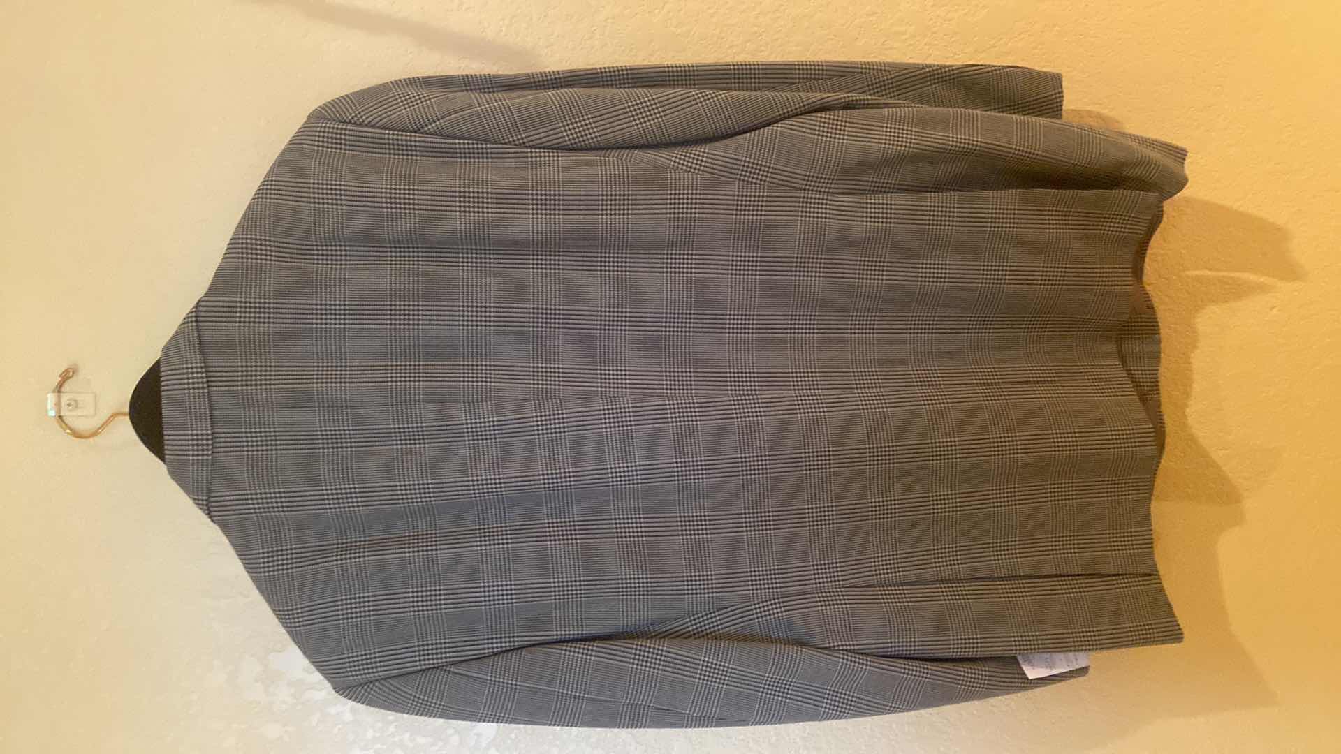 Photo 1 of NEW  GEORGIO ARMANI WOOL JACKET MADE IN ITALY MENS SIZE 44R ORIGINALLY $895