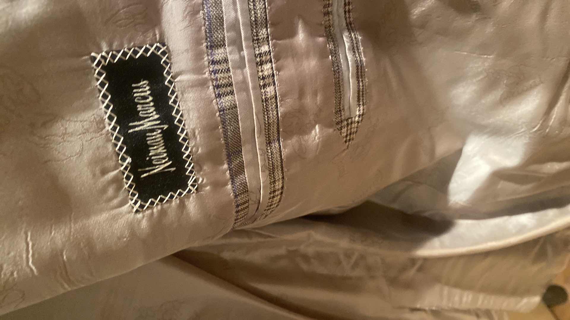 Photo 1 of BRIONI FOR NIEMAN MARCUS HAND TAILORED WOOL JACKET MADE IN ITALY MENS SIZE EST LARGE