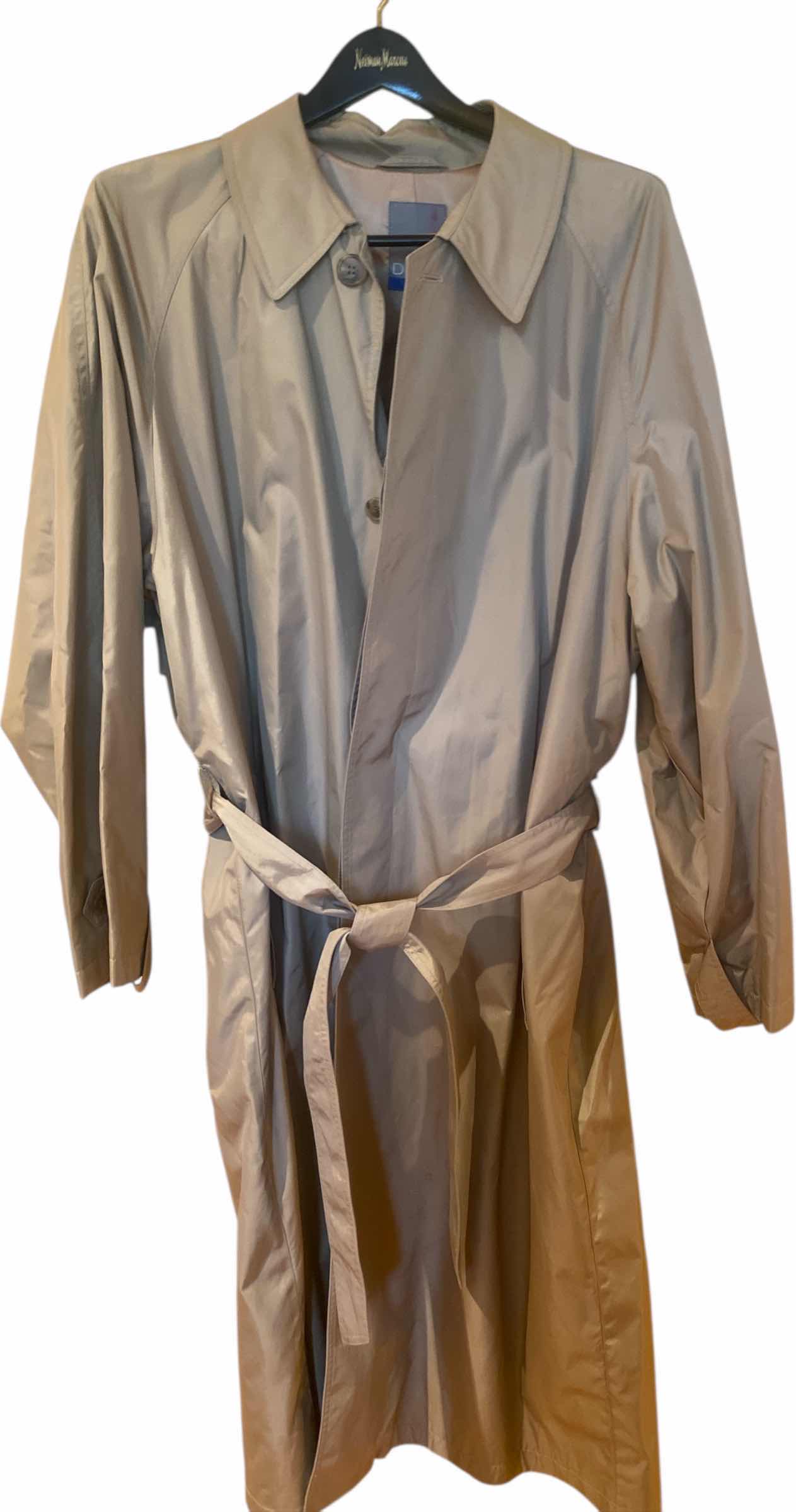 Photo 1 of DRIZZLE RAINCOAT MENS SIZE  EST LARGE/X-LARGE