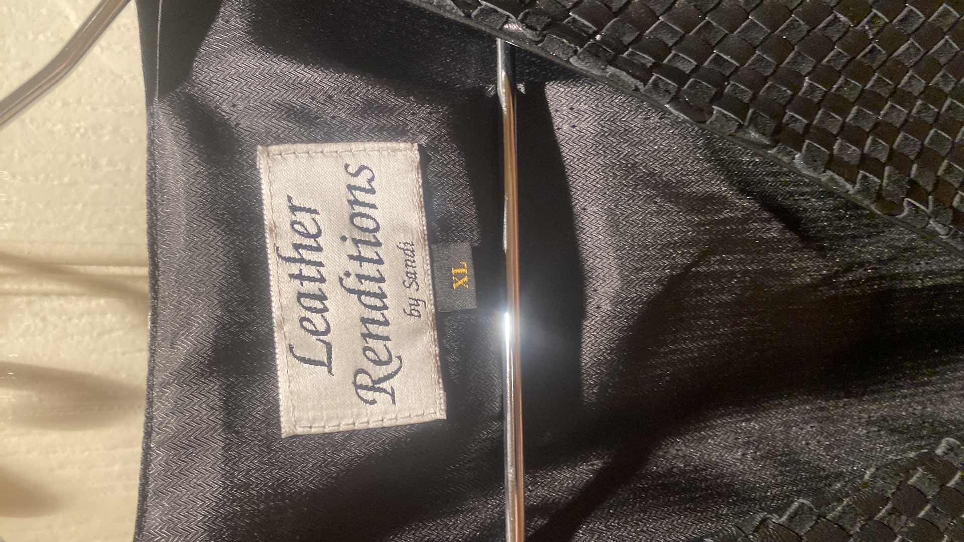 Photo 1 of 2 - SCHAEFER OUTFITTER & LEATHER RENDITIONS VESTS MENS SIZE XL