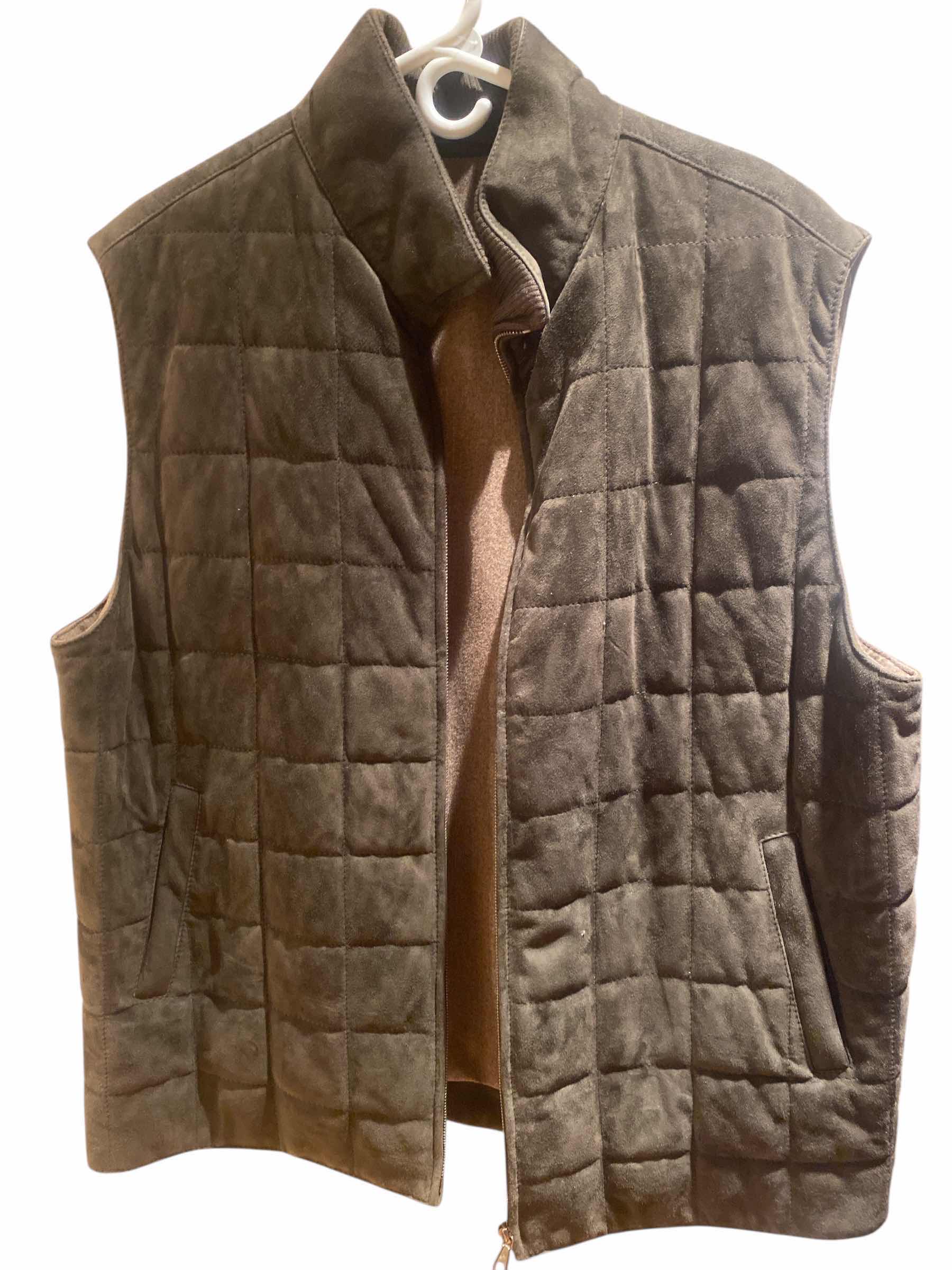 Photo 1 of BERETTA LEATHER VEST MADE IN ITALY MENS SIZE 56