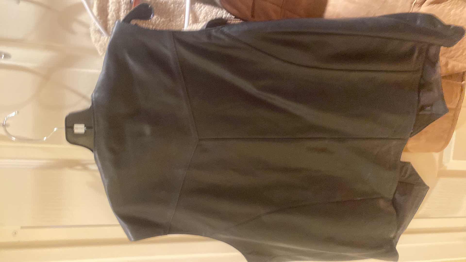 Photo 1 of 2 - ROBERT TALBOTT SHEARLING & CRIPPLE CREEK LEATHER VEST MENS SIZE XLARGE