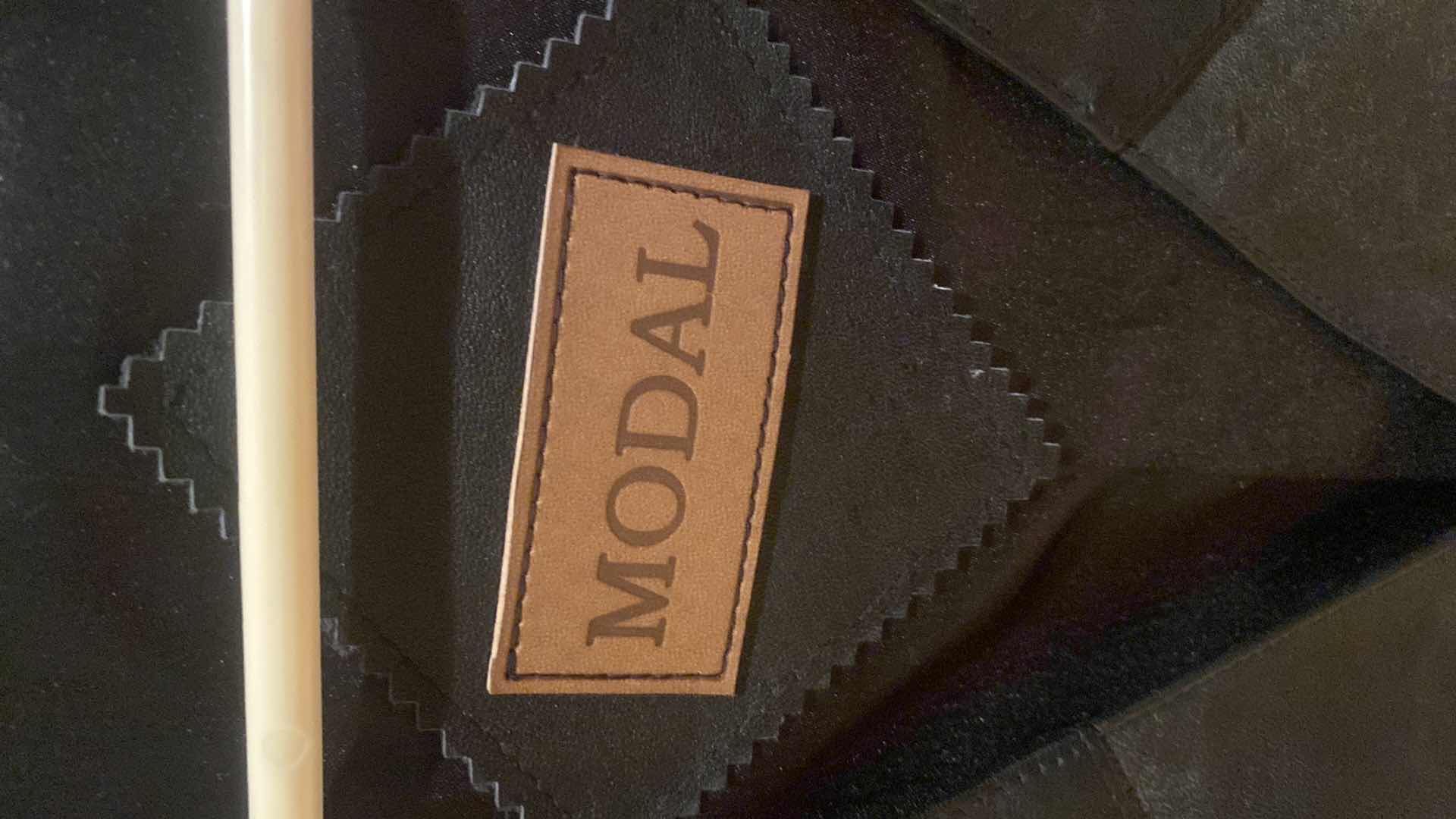 Photo 1 of 2 - MODAL & LEATHER RENDITIONS LEATHER VESTS MENS SIZE EST XLARGE