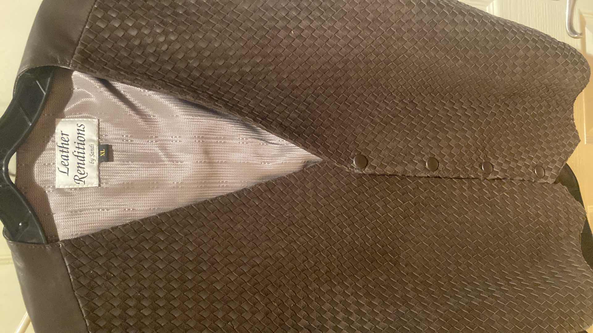 Photo 1 of 2 - MODAL & LEATHER RENDITIONS LEATHER VESTS MENS SIZE EST XLARGE