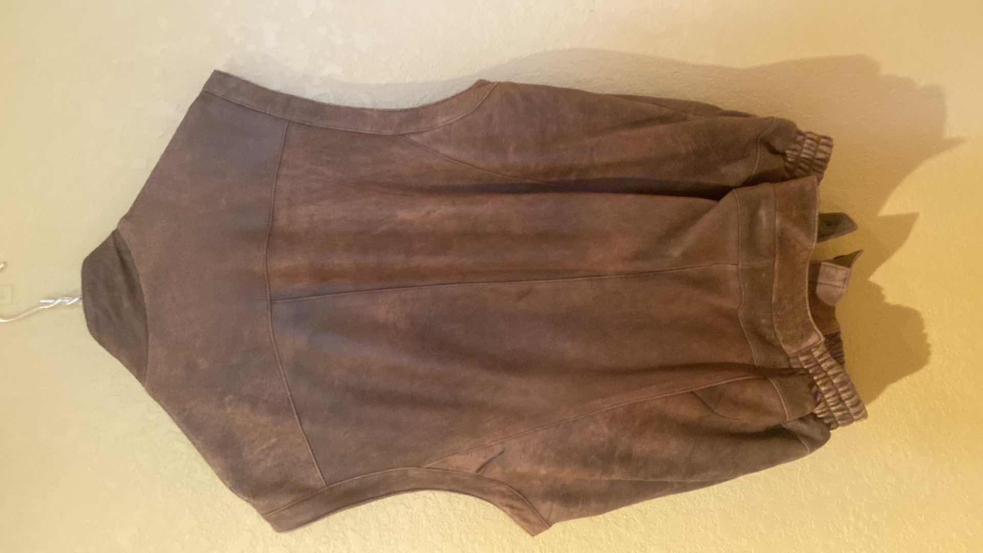 Photo 1 of LEATHER RENDITIONS LEATHER VEST MENS SIZE XL