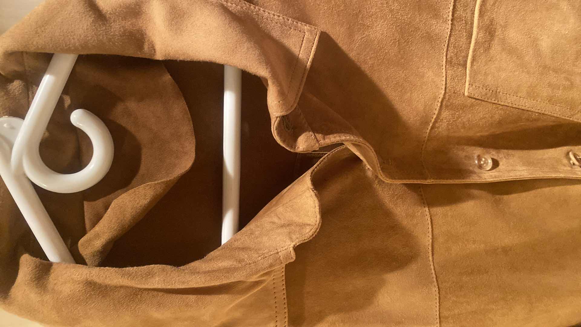 Photo 1 of MENS LEATHER SHIRT MADE IN ITALY (US SIZE 48)