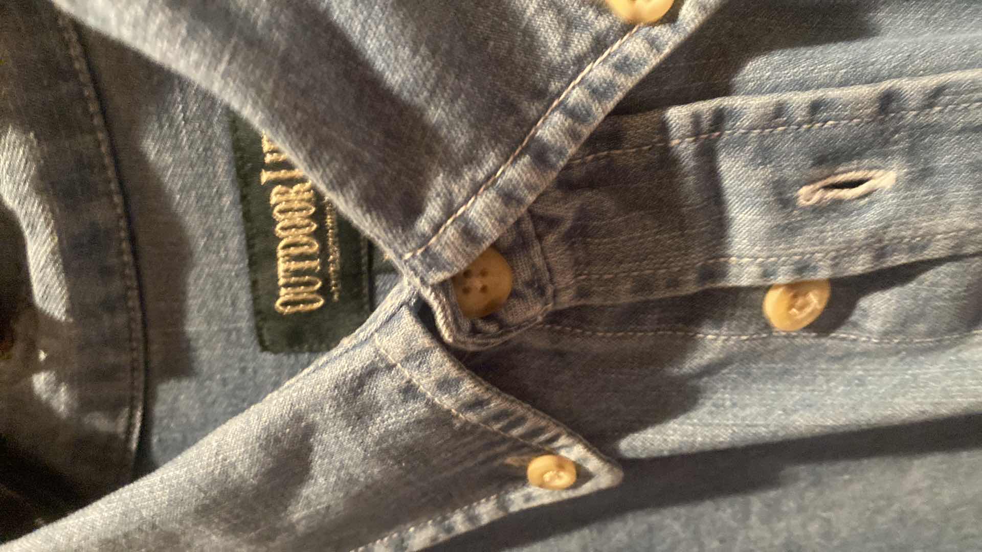 Photo 1 of 5 - DESIGNER SHORT SLEEVE SHIRTS MENS SIZE X LARGE