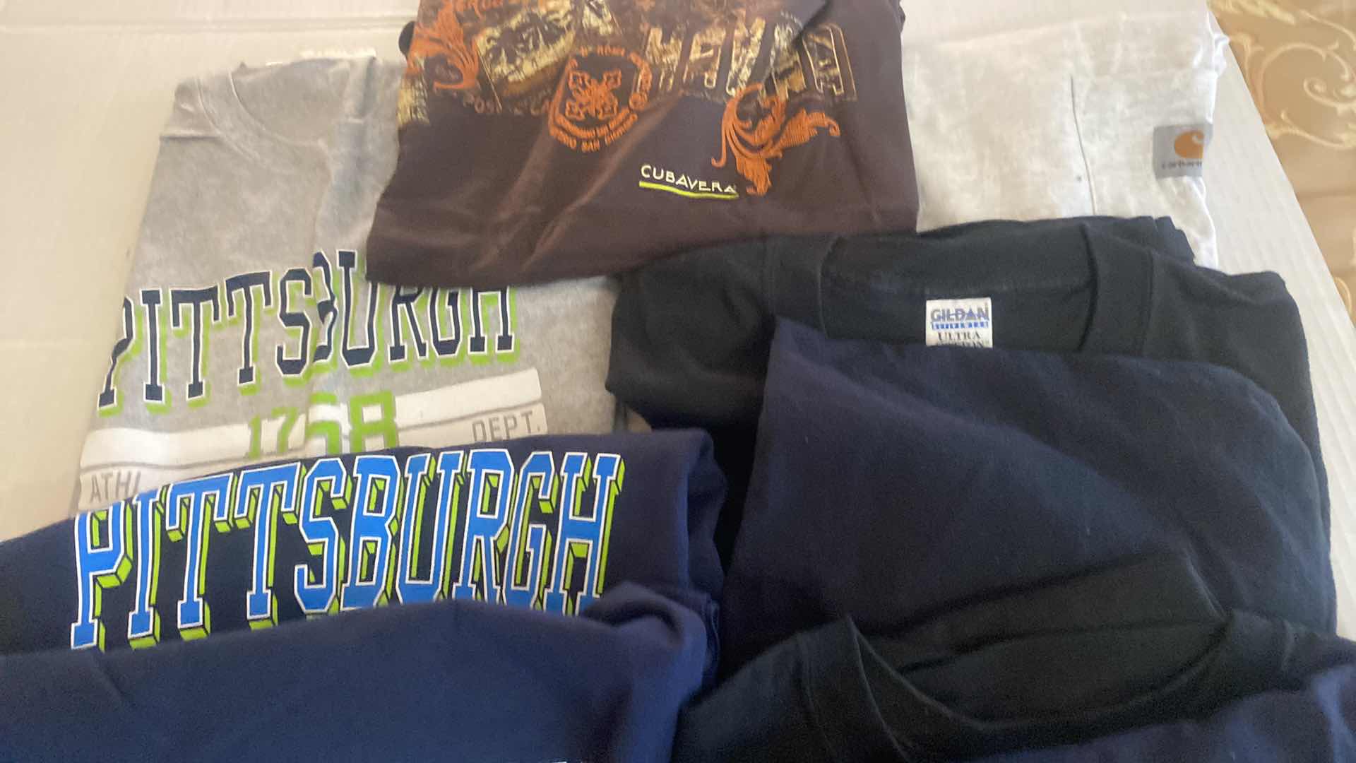 Photo 1 of MENS T-SHIRTS SIZE XL