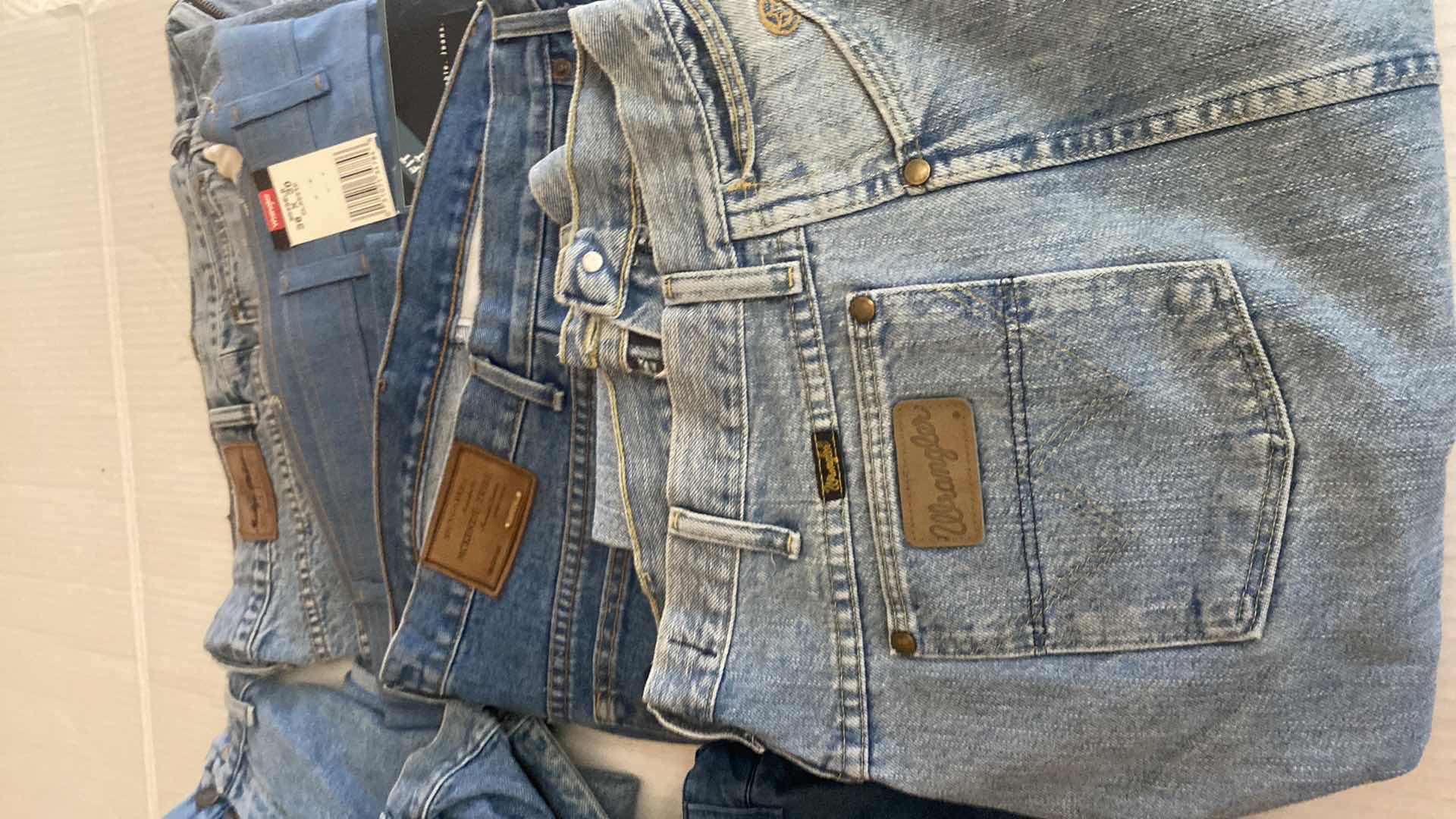 Photo 1 of 8 - MENS JEANS SIZE 38