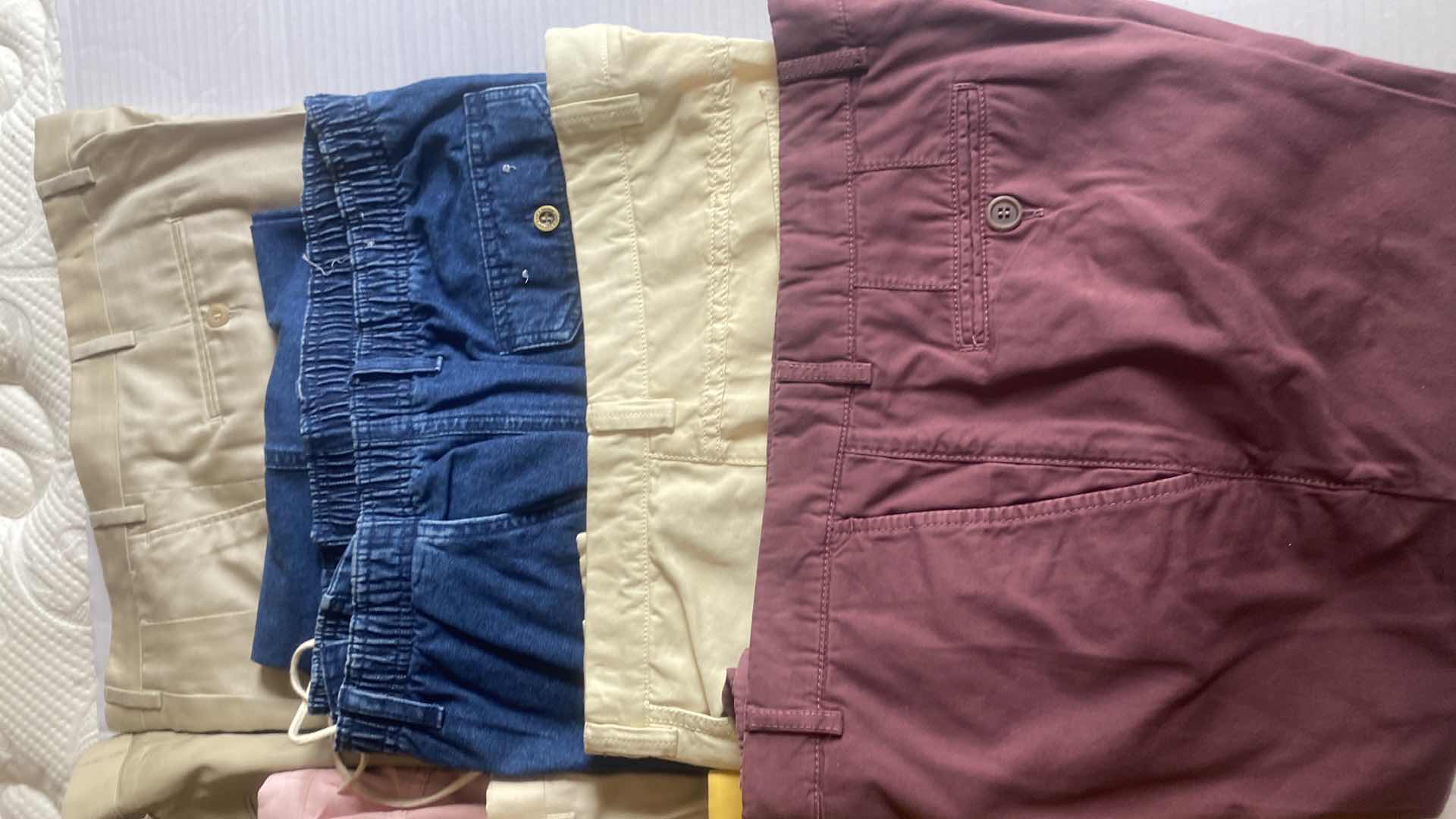 Photo 1 of 8 - MENS DESIGNER CASUAL SLACKS & JEANS SIZE 38