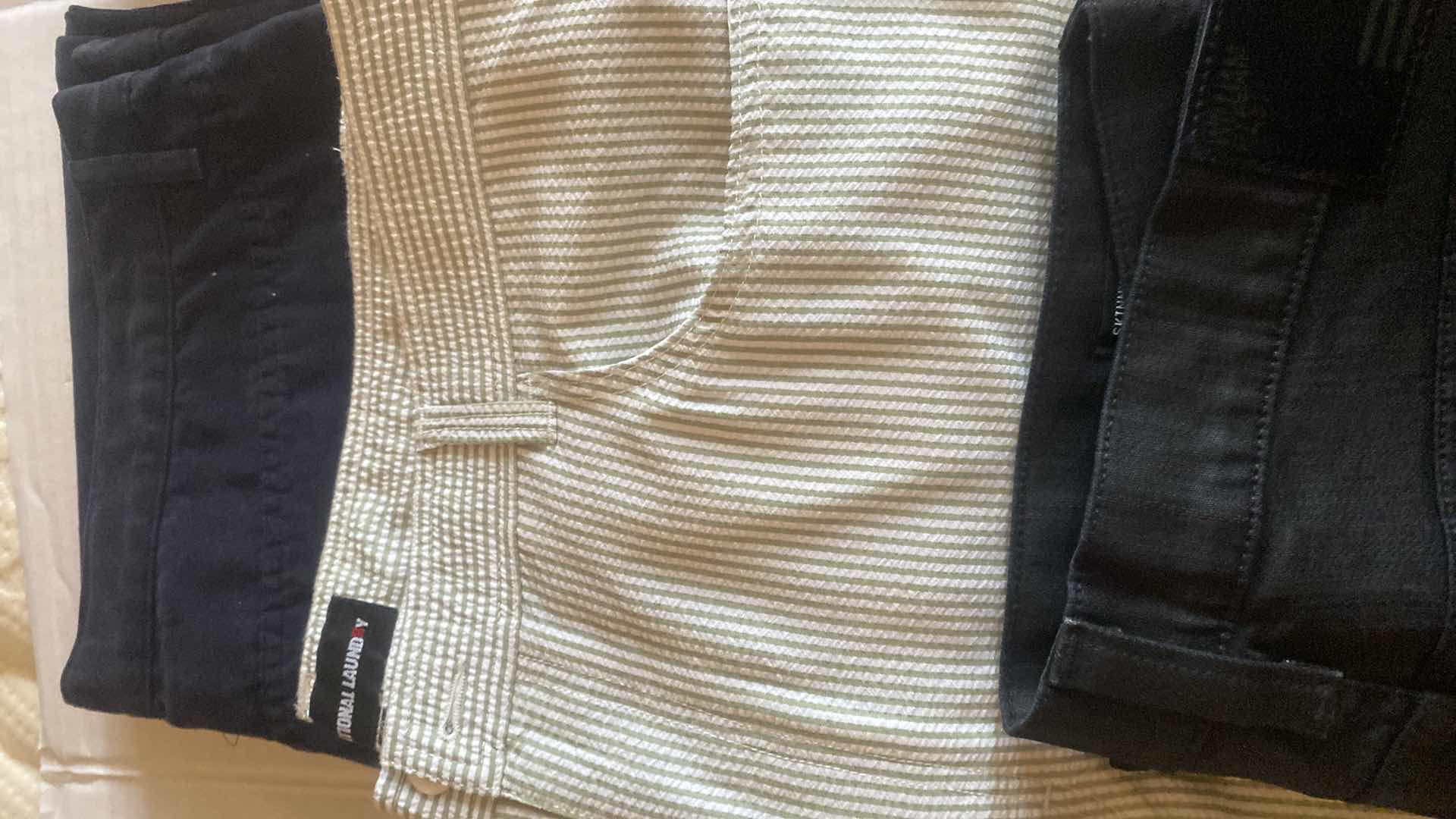 Photo 1 of 6 - MENS DESIGNER CASUAL SLACKS & JEANS SIZE 40