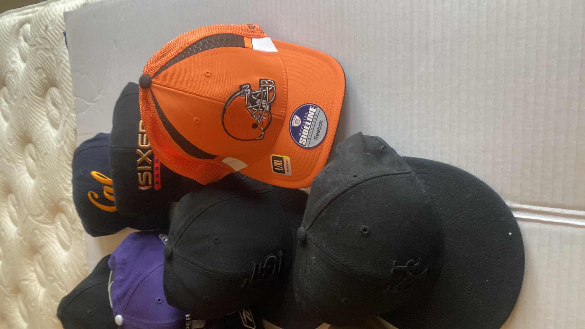 Photo 1 of 17 - BASEBALL CAPS