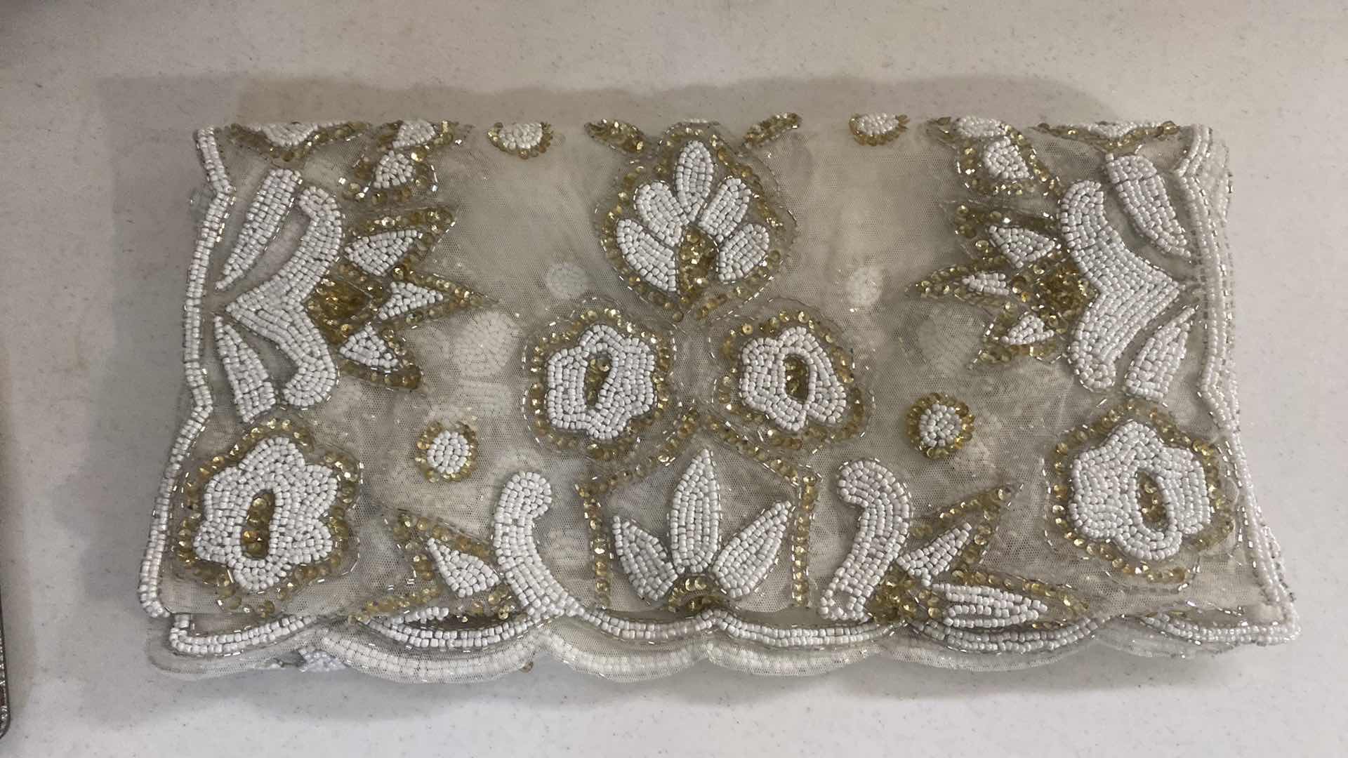 Photo 1 of BEADED WHITE & GOLD TABLE RUNNER 17“ x 70“