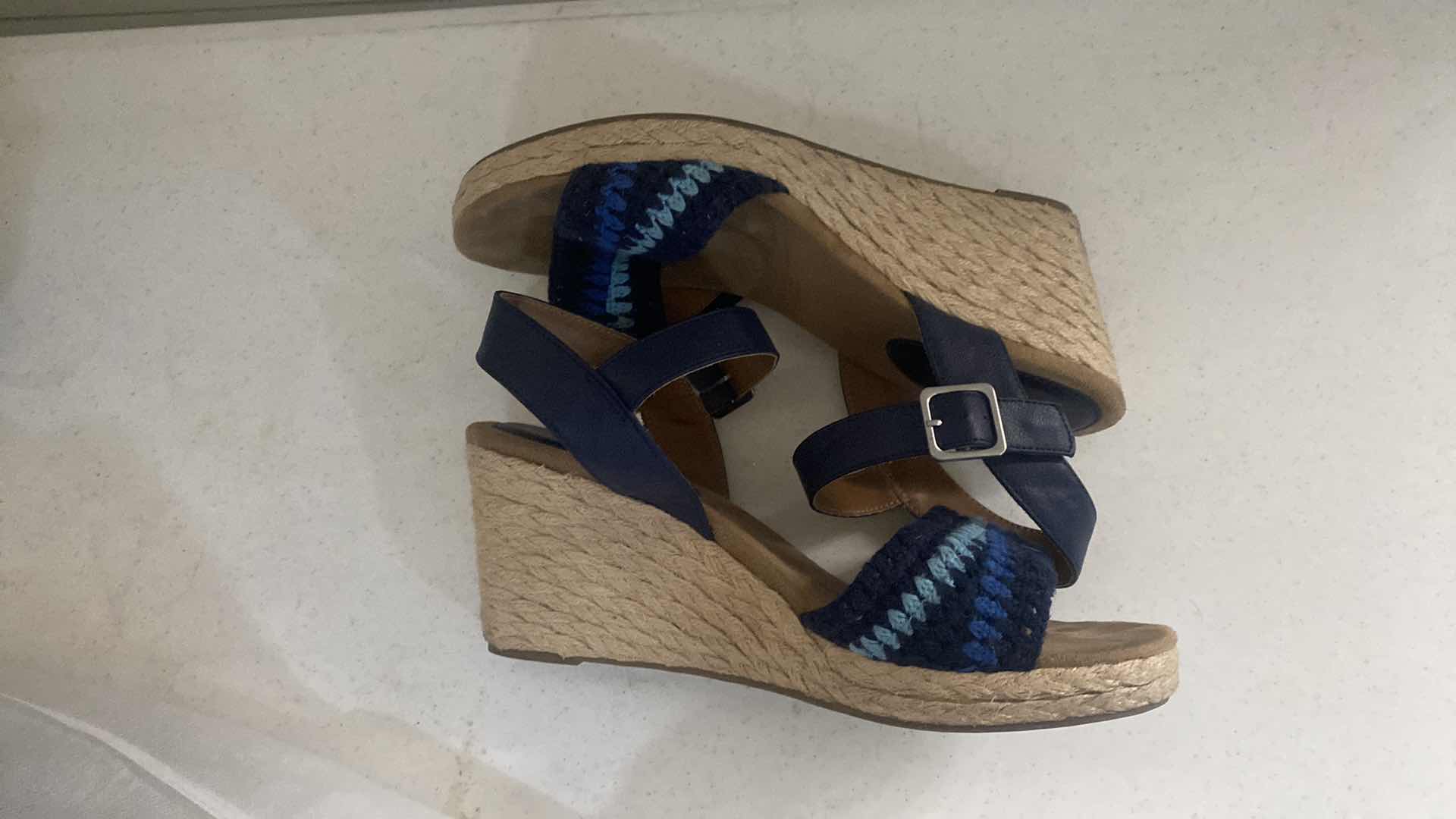 Photo 1 of 2 - WOMENS BOOTS & WEDGES SIZE 11