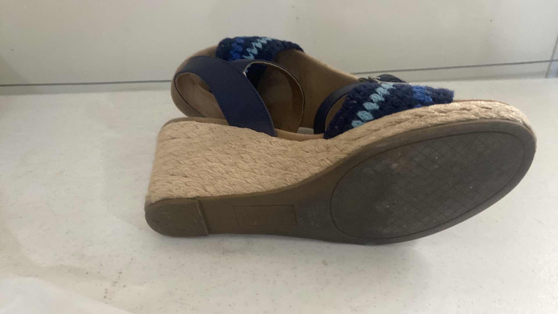 Photo 1 of 2 - WOMENS BOOTS & WEDGES SIZE 11