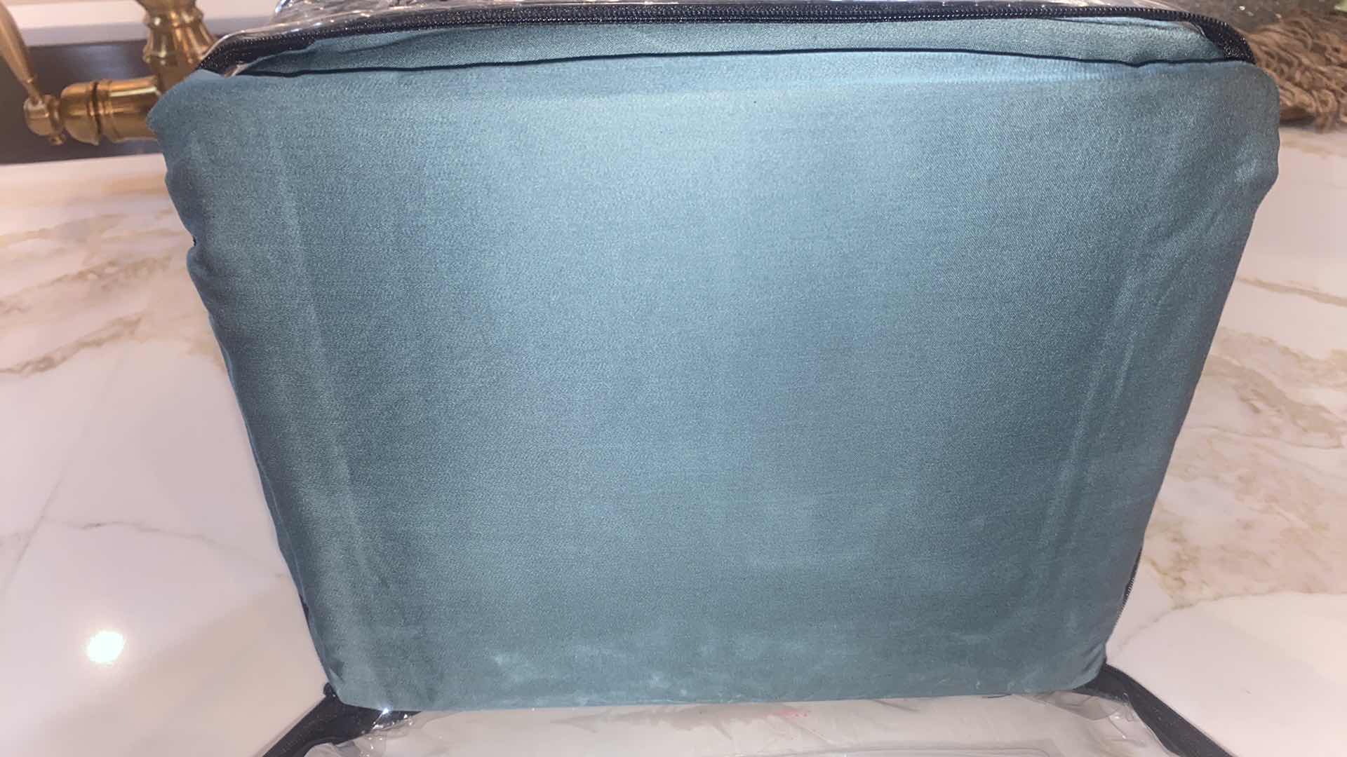 Photo 1 of NEW POWERS BEDDING BAMBOO QUEEN SIZE SHEETS