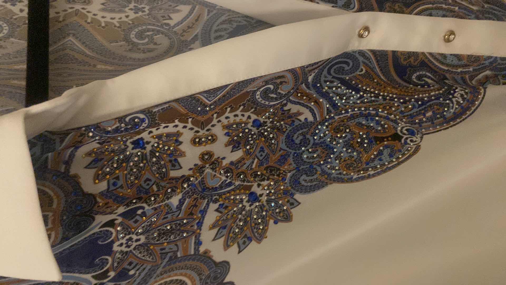 Photo 1 of WOMENS GENESE BLOUSE EST SIZE M/LARGE