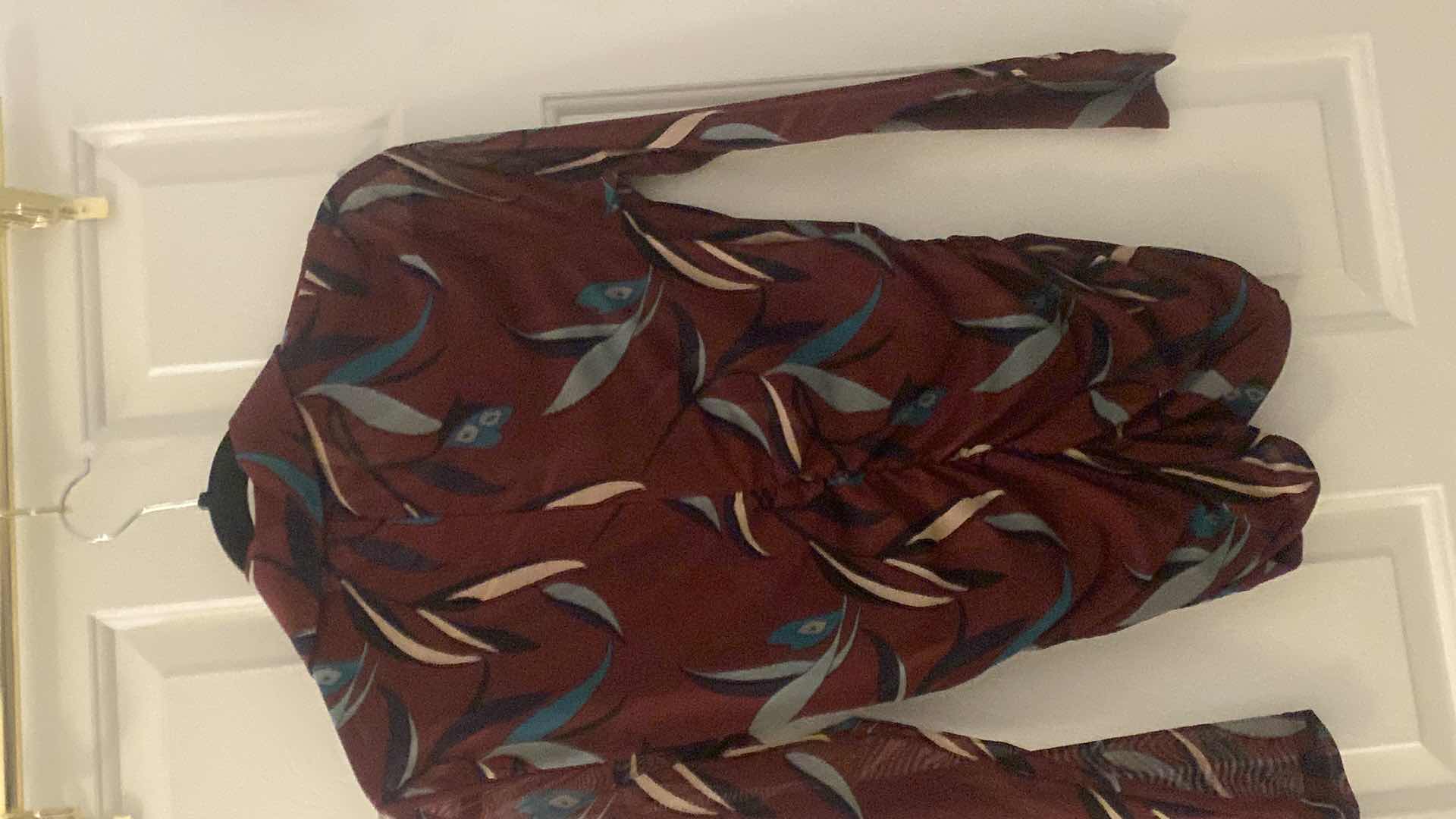 Photo 1 of WOMENS WHITE HOUSE BLACK MARKET MESH SNAP BLOUSE SIZE MEDIUM