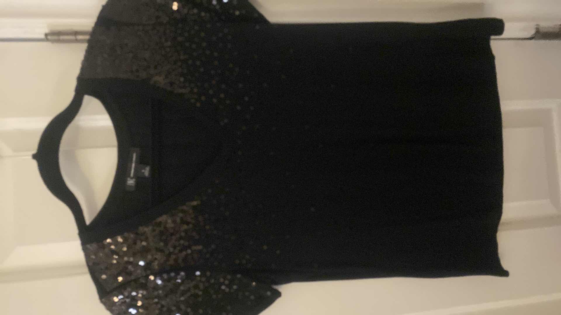 Photo 1 of 4 - WOMENS INC V NECK TEES WITH SEQUIN DETAIL SIZE SMALL