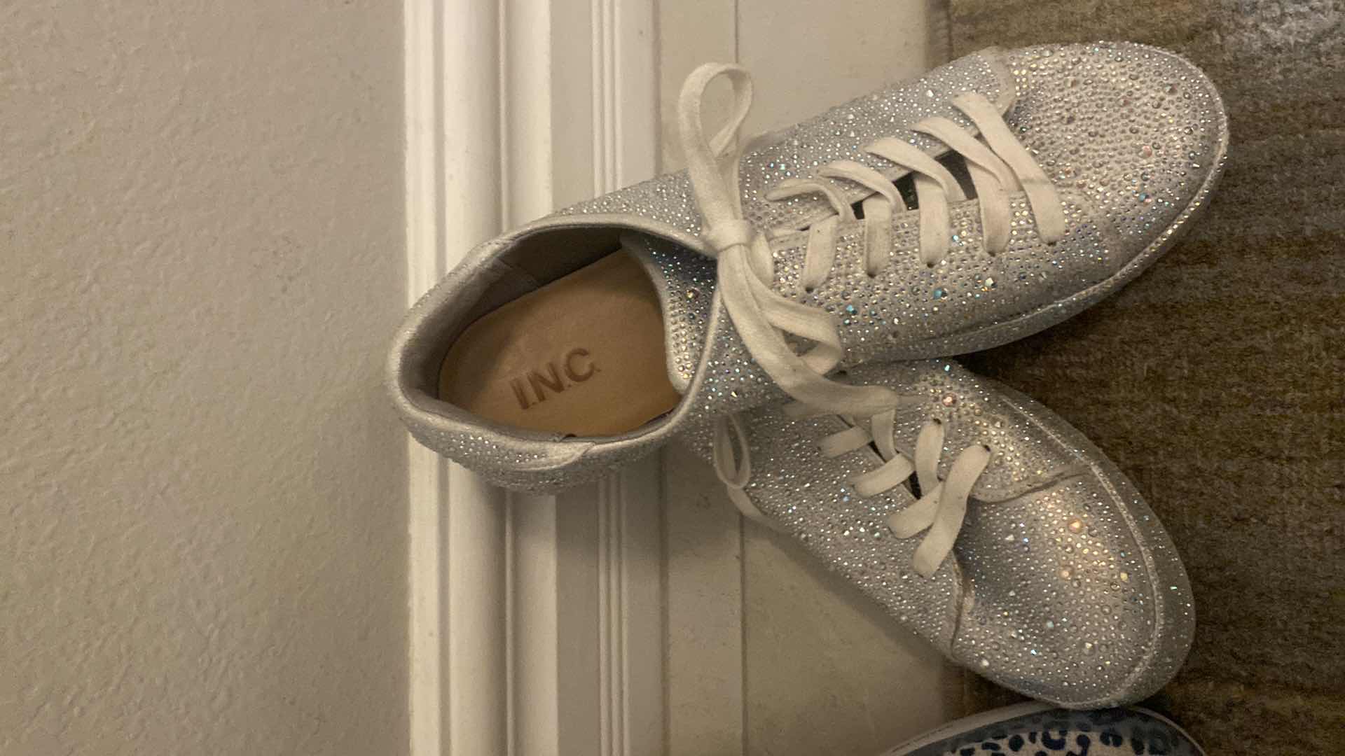 Photo 1 of WOMENS SNEAKERS COLE HAHN & INC SIZE 11