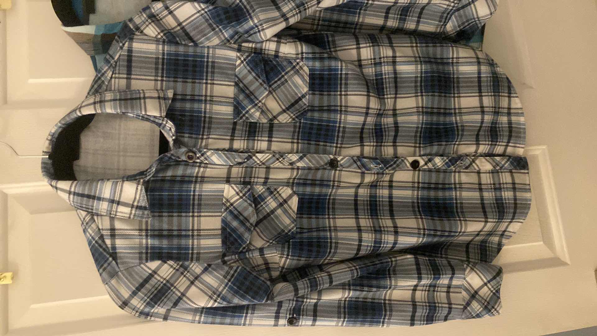 Photo 1 of 3 - WOMENS TAILORED FLANNEL SHIRTS SIZE MEDIUM