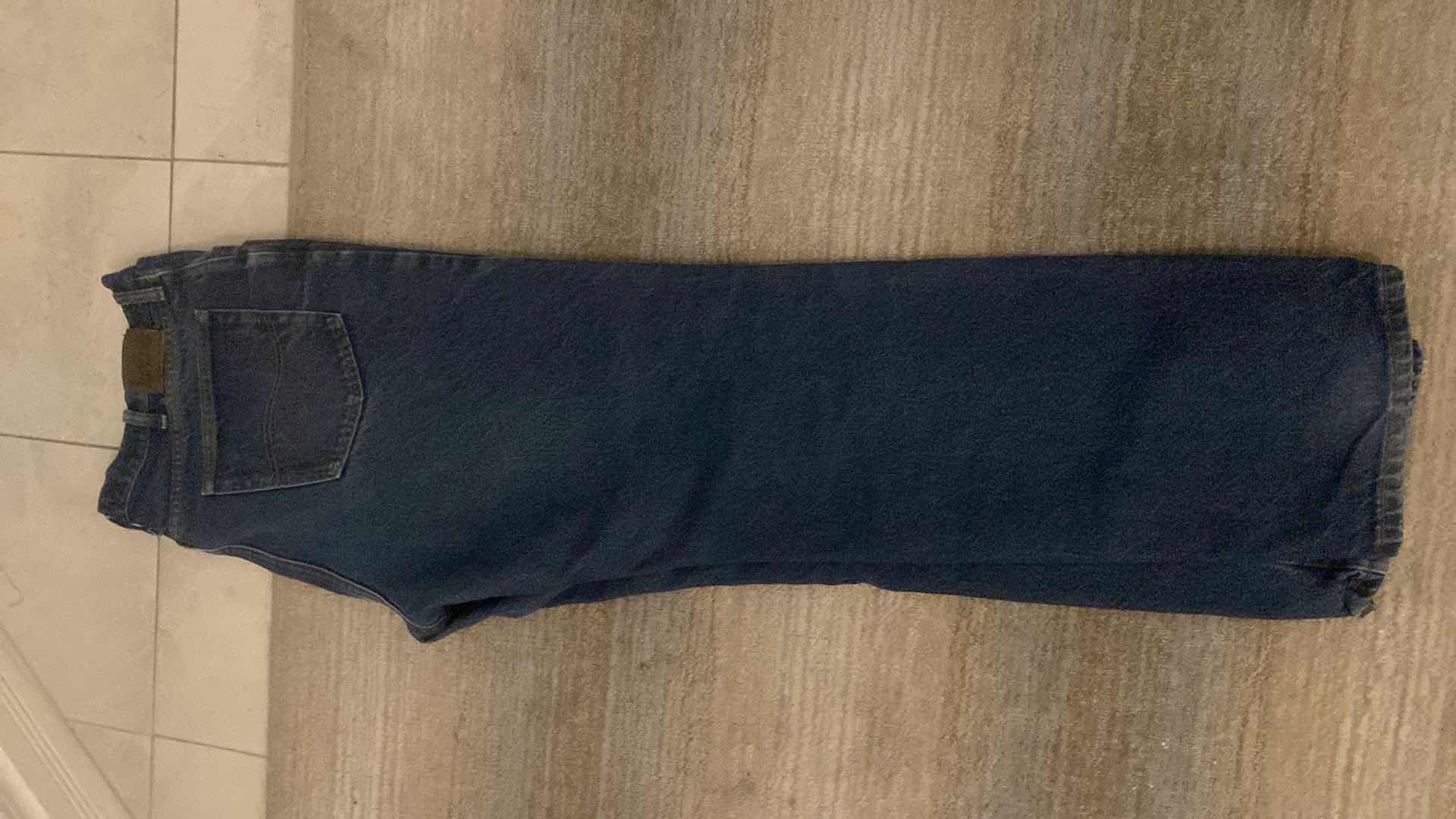 Photo 1 of MENS LEE JEANS SIZE 44 L36