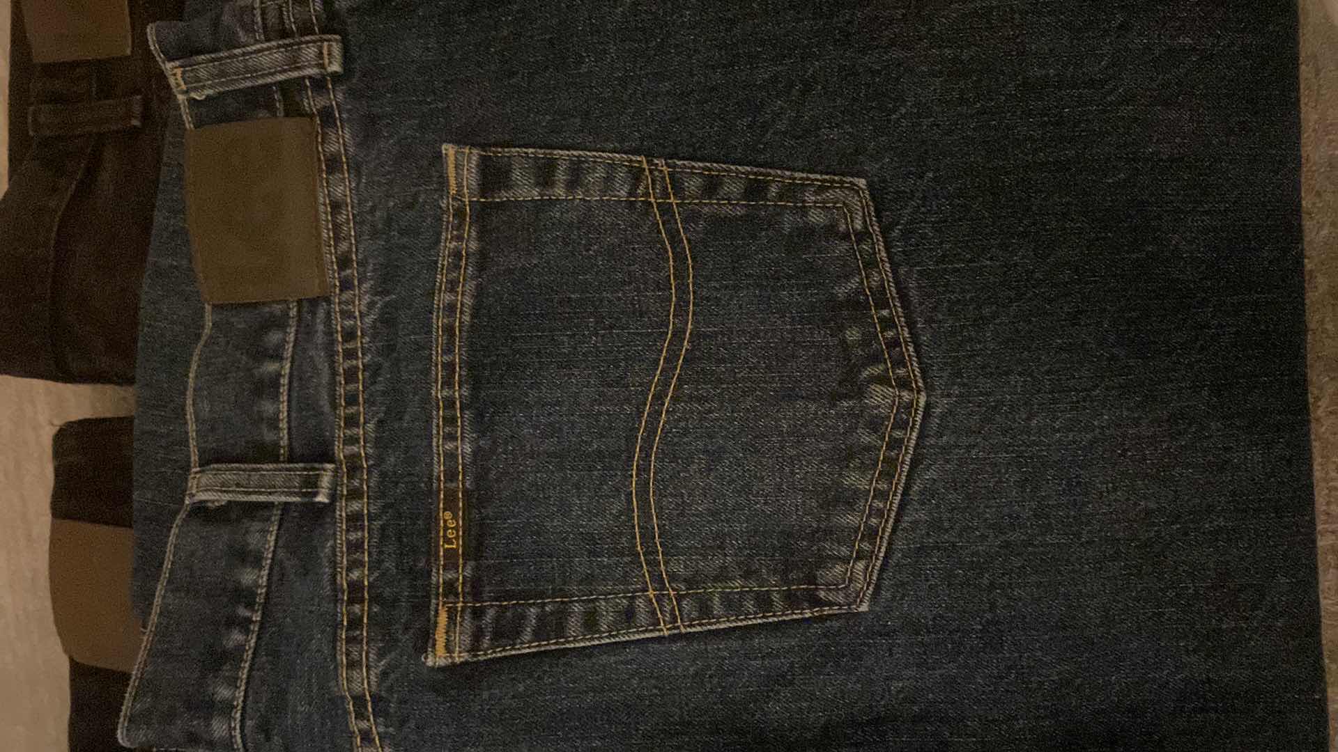 Photo 1 of 3 - MENS LEE JEANS SIZE 42 L36