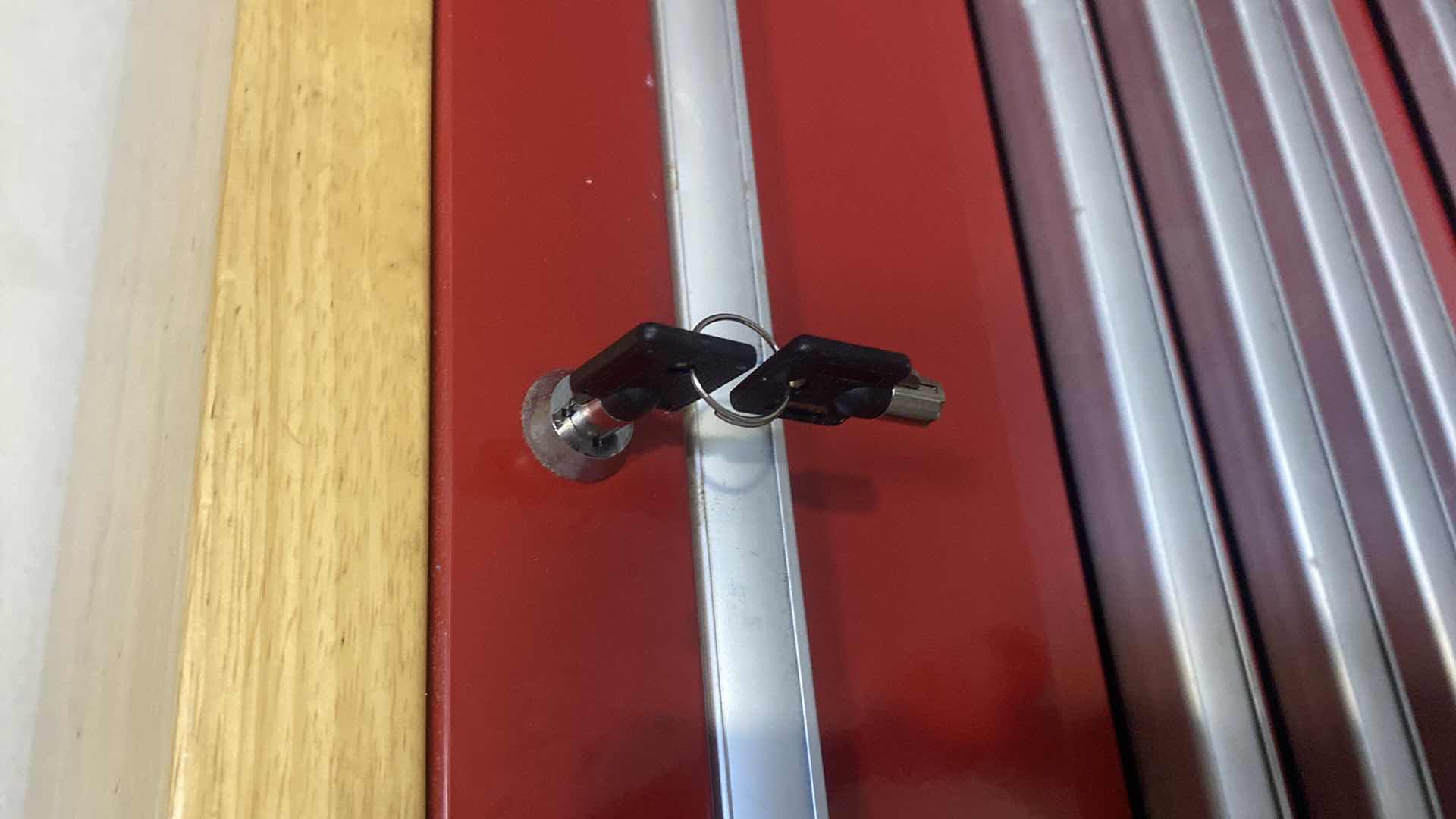 Photo 1 of CSPS METAL COMPANY ROLLING TOOL STORAGE WITH WOOD TOP, LINED DRAWERS, KEYS AND SIDE HANDLES INCLUDED, WITHOUT SIDE HANDLES MEASURES 56“ X 18“ H 40“