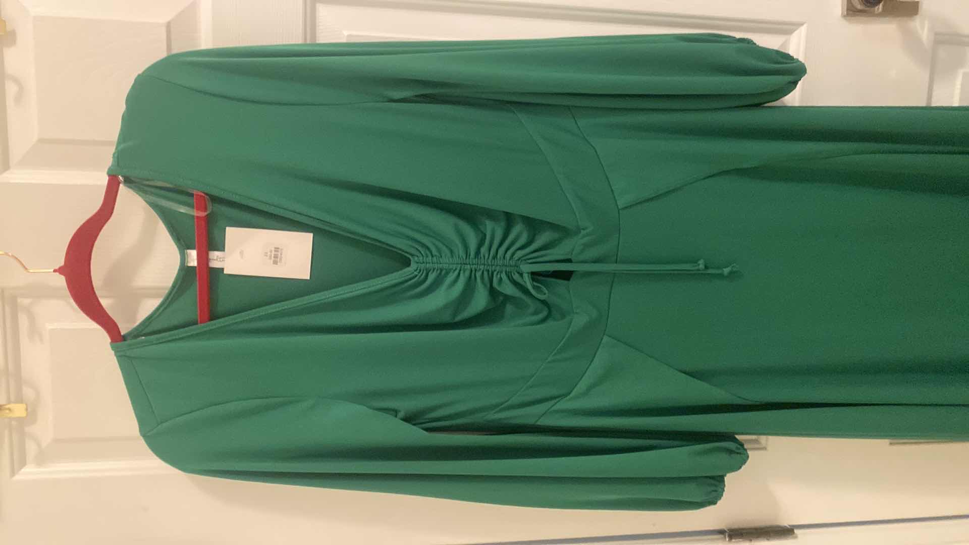 Photo 1 of NEW WOMENS GREEN JERSEY MAXI DRESS SIZE 2XL $89.00