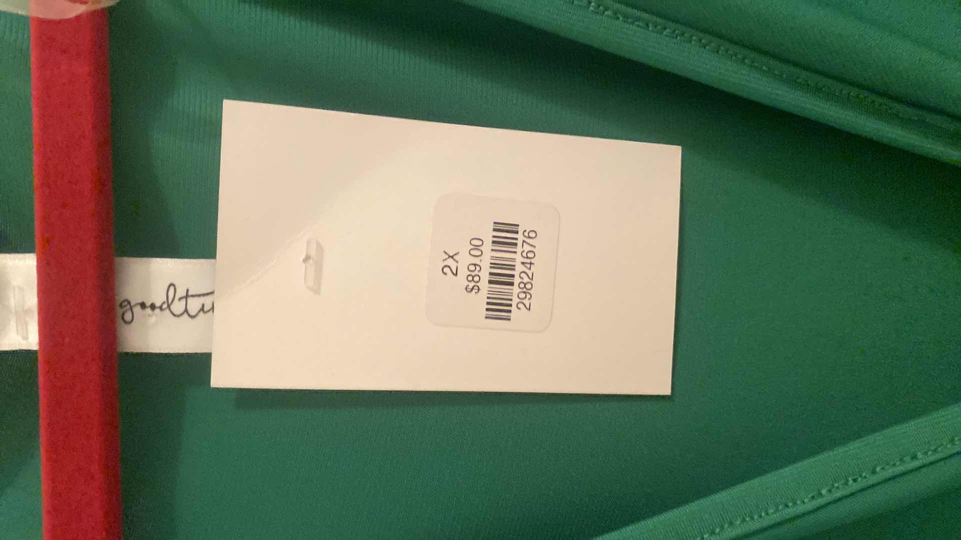 Photo 1 of NEW WOMENS GREEN JERSEY MAXI DRESS SIZE 2XL $89.00