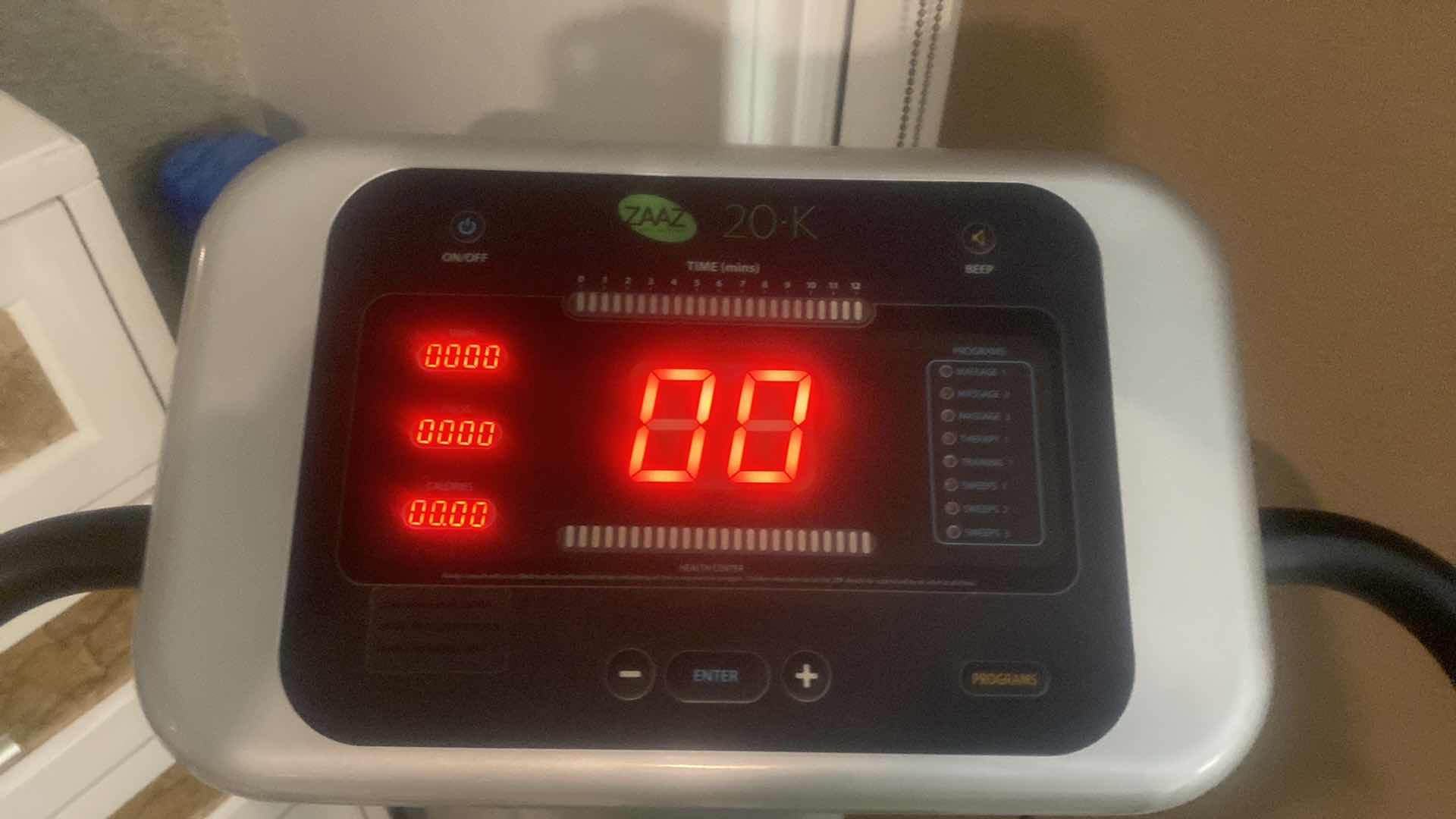 Photo 1 of ZAAZ MOVEMENT 20K VIBRATION MACHINE WITH  SOFT MAT & ZAAZ CHAIR ACCESSORIES