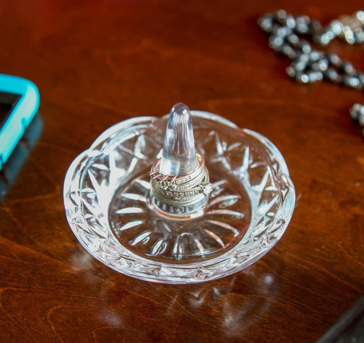 Photo 1 of NEW CASE OF HOME X GLASS RING JEWELRY HOLDER DISH (48PCS PER CASE)