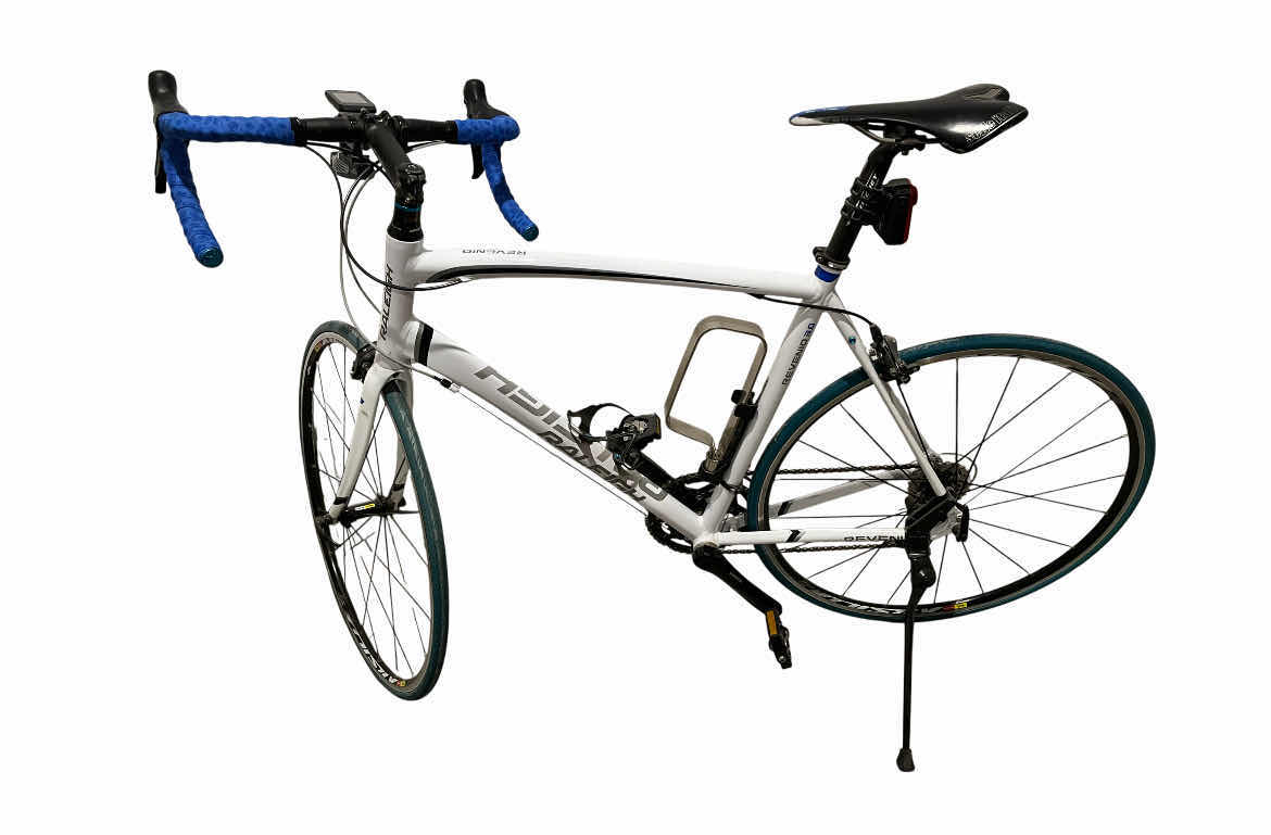 Photo 4 of RALEIGH REVENIO 3.0 WHITE CARBON COMPOSITE ROAD BICYCLE