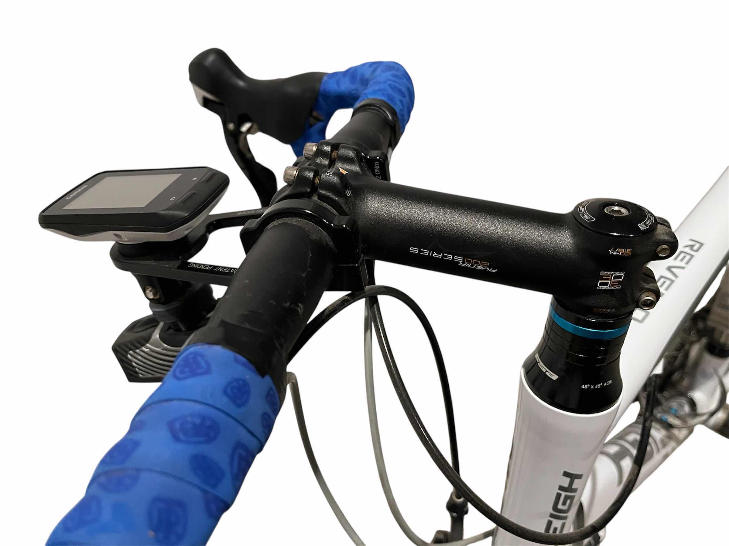 Photo 6 of RALEIGH REVENIO 3.0 WHITE CARBON COMPOSITE ROAD BICYCLE