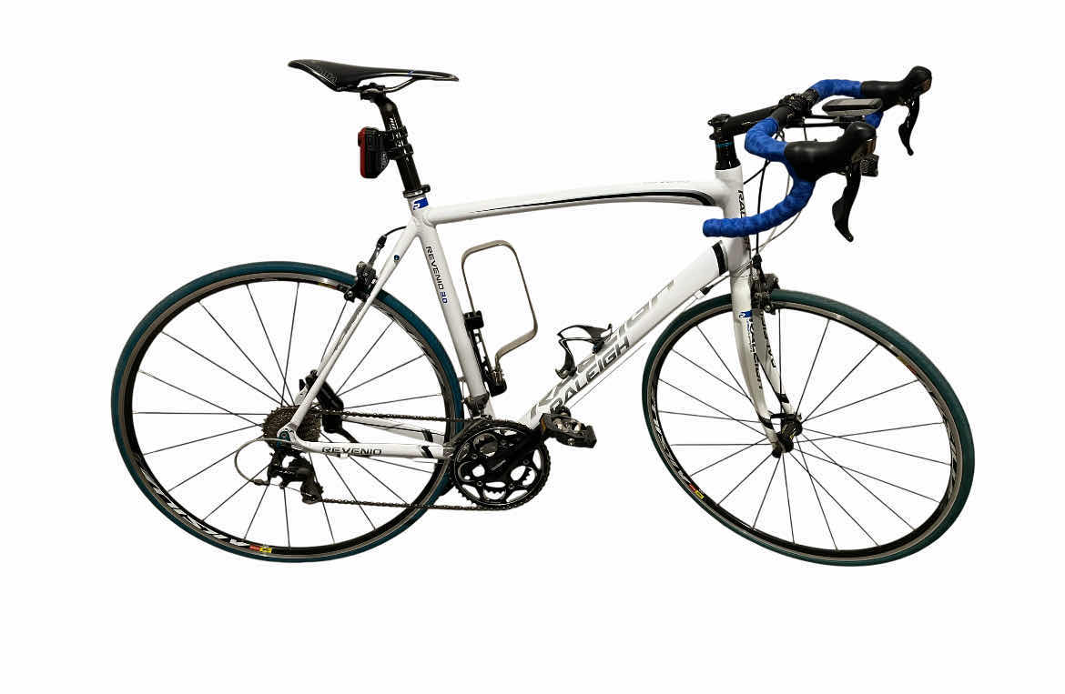 Photo 1 of RALEIGH REVENIO 3.0 WHITE CARBON COMPOSITE ROAD BICYCLE