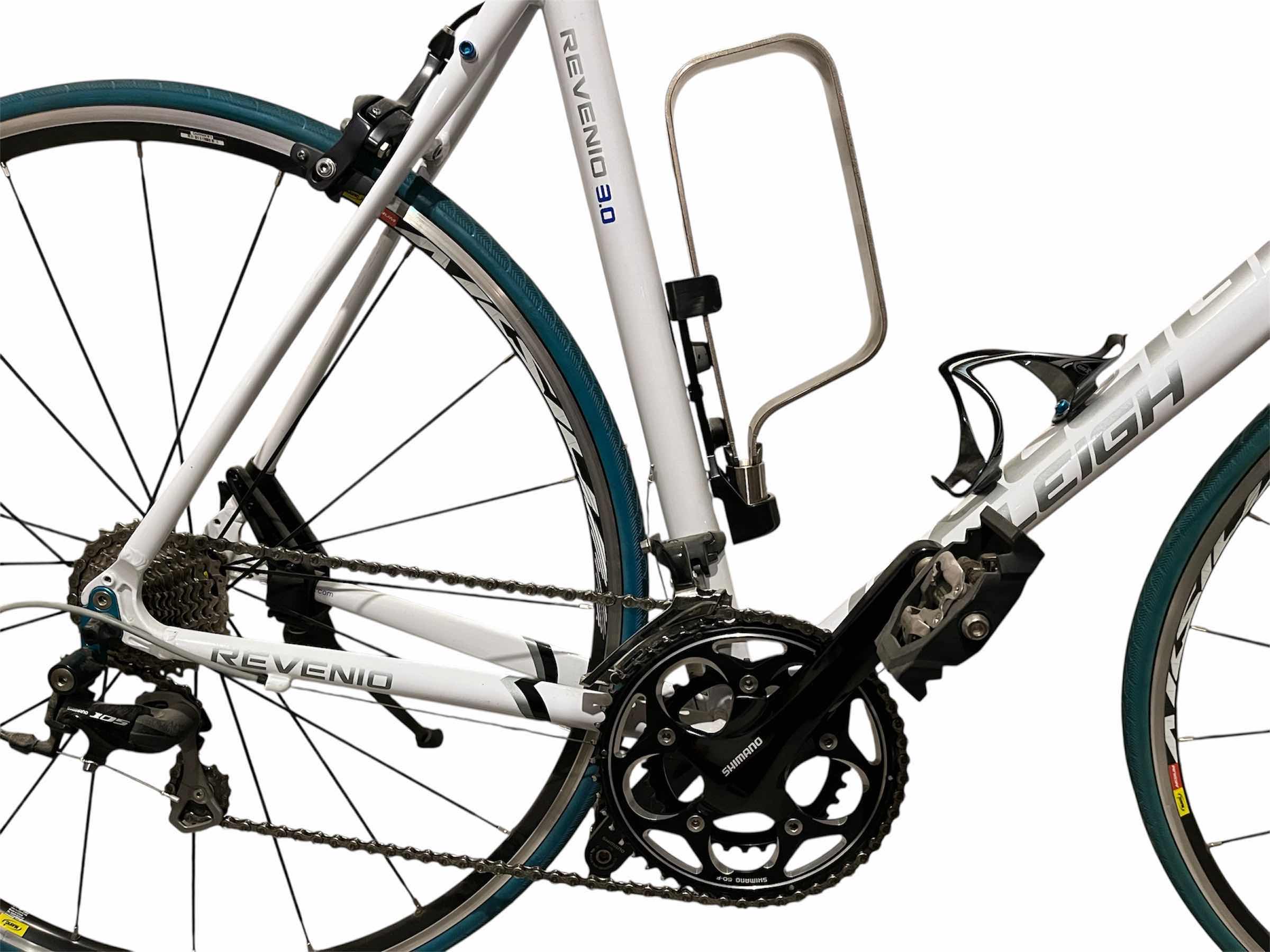 Photo 8 of RALEIGH REVENIO 3.0 WHITE CARBON COMPOSITE ROAD BICYCLE