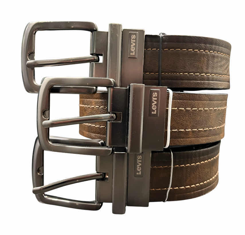 Photo 1 of LEVI’S REVERSIBLE LEATHER BELTS MENS SIZE 40”-44” (5)