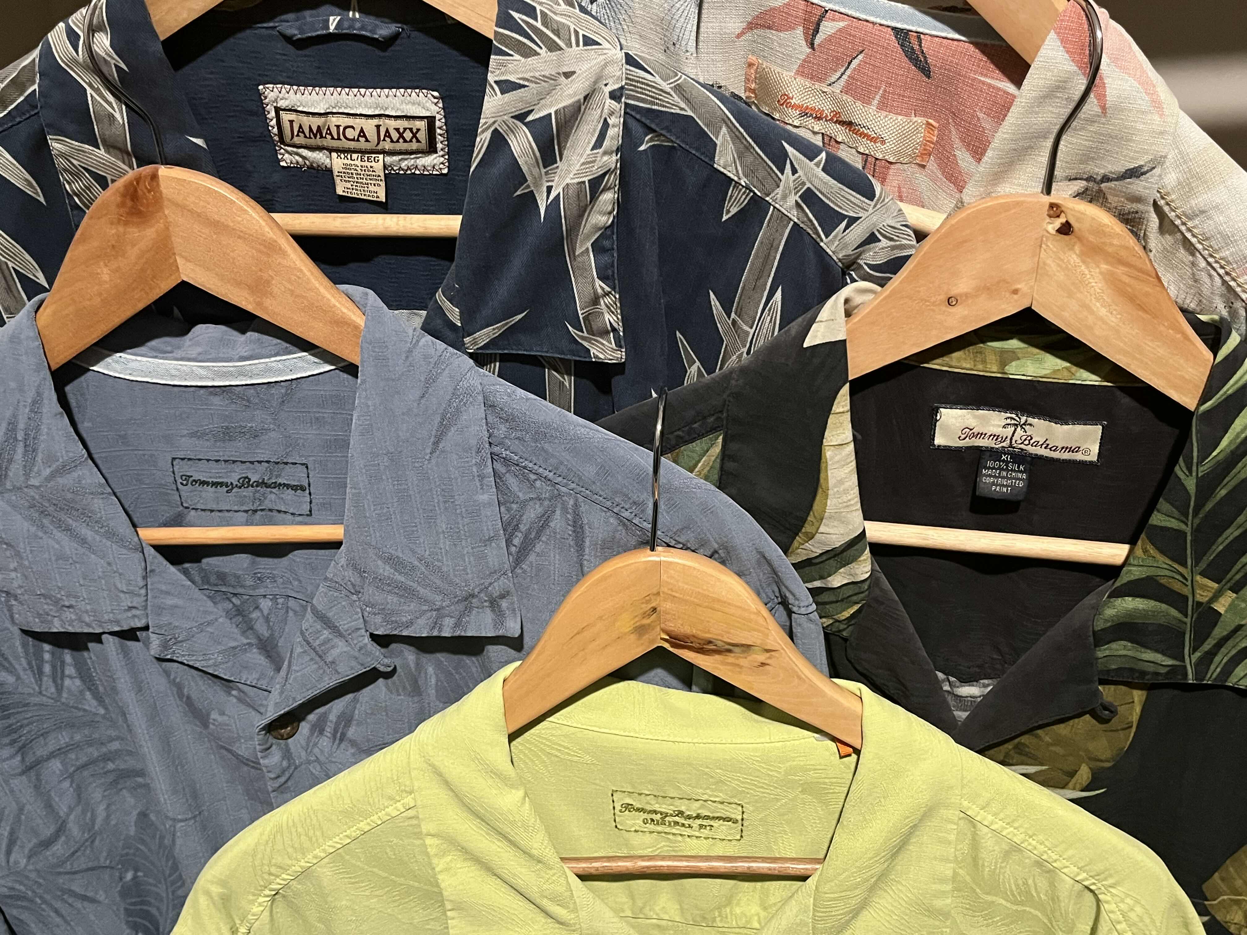 Photo 1 of HAWAIIAN BUTTON UP SHORT SLEEVE SHIRTS MENS XL-VARIOUS BRANDS (5)