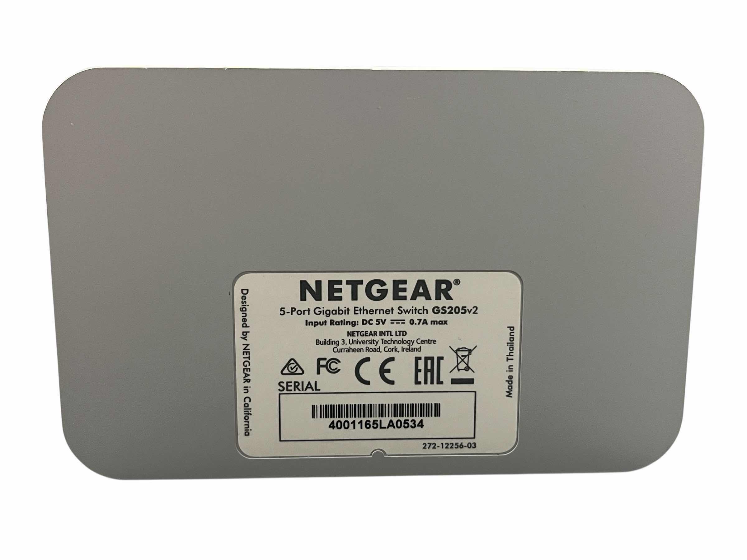 Photo 1 of NETGEAR 5-PORT GIGABIT ETHERNET SWITCH GS205v2