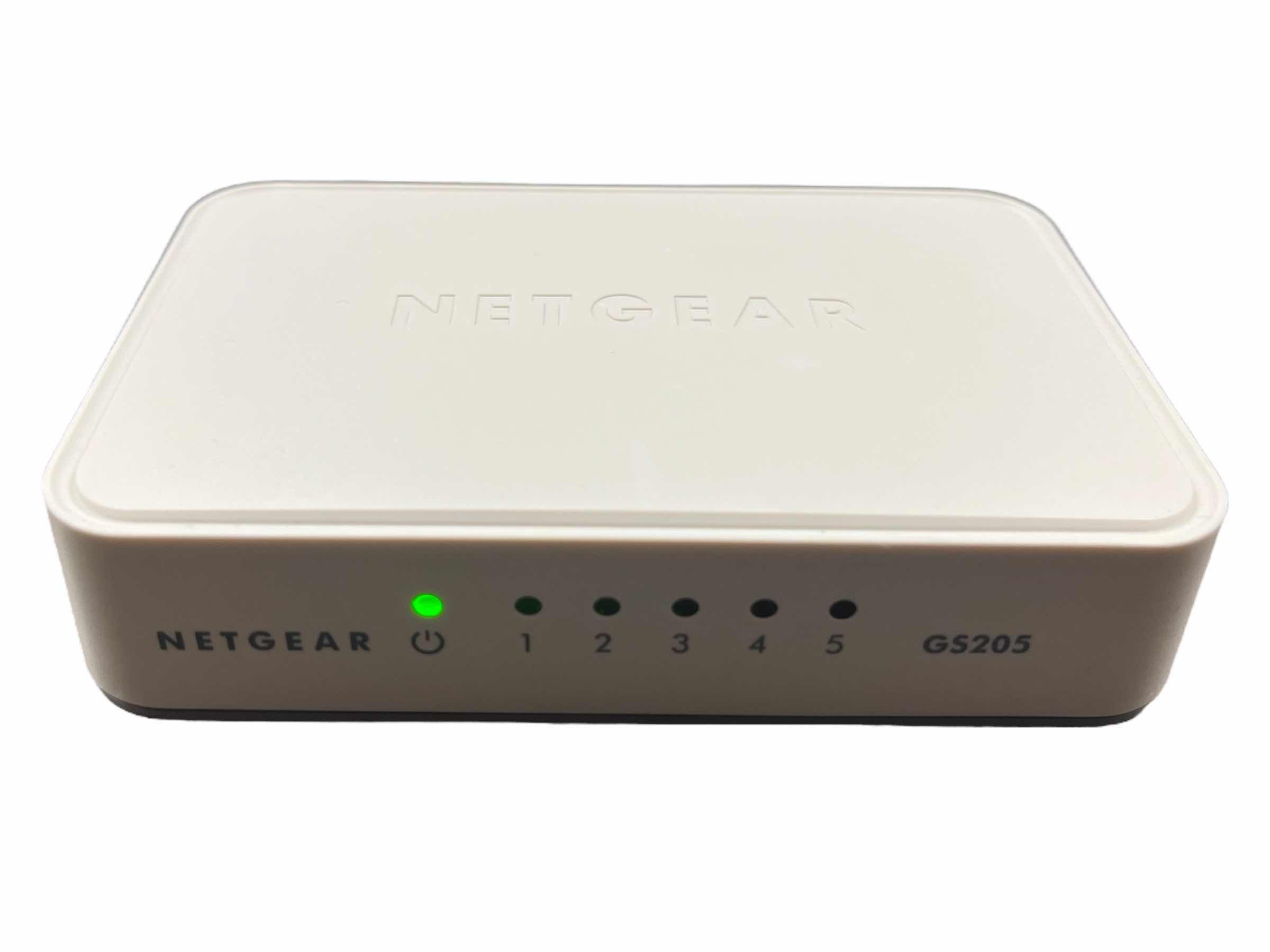 Photo 1 of NETGEAR 5-PORT GIGABIT ETHERNET SWITCH GS205v2