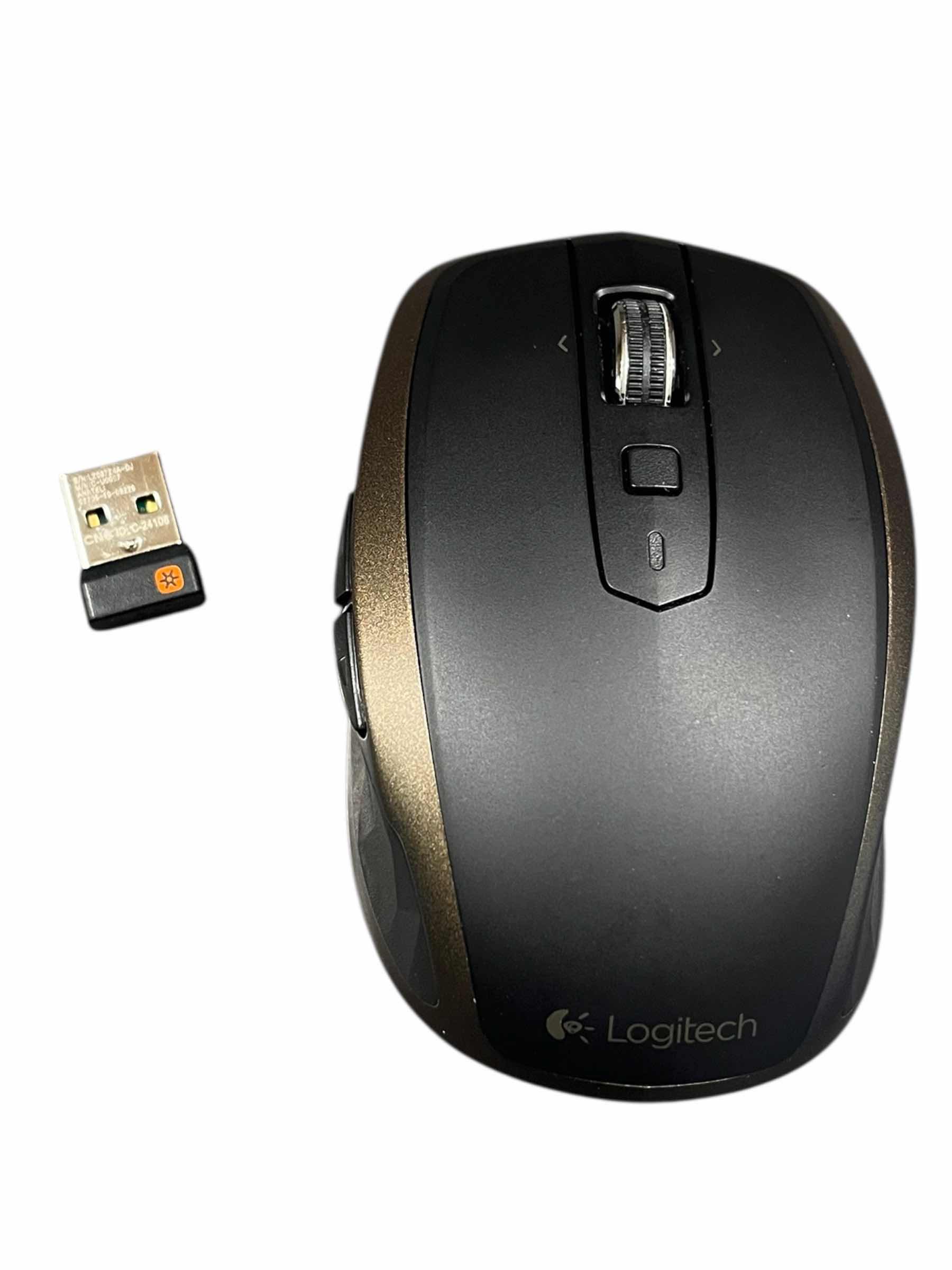Photo 1 of LOGITECH MX ANYWHERE 2 WIRELESS LASER SCROLL MOUSE W SOFT CASE