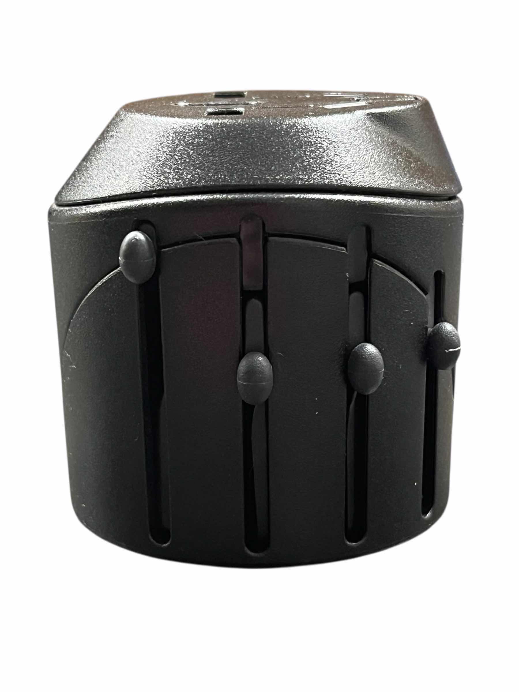 Photo 3 of FELLOWES SWISS WORLD TRAVEL ADAPTER OUTLET CONVERTER