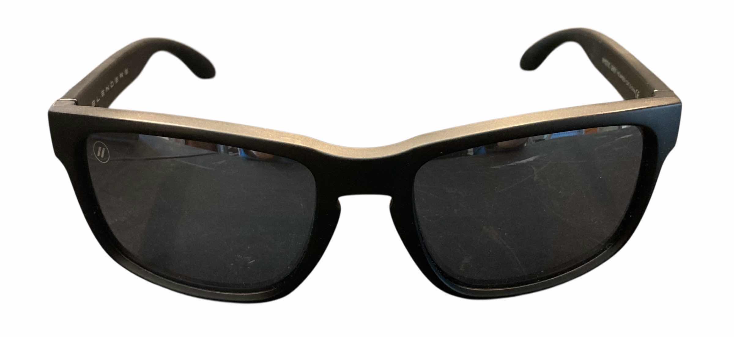 Photo 1 of BLENDERS EYEWEAR CANYON UV PROTECTION MYSTIC GREY POLARIZED SUNGLASSES W BLACK CASE (UNISEX)