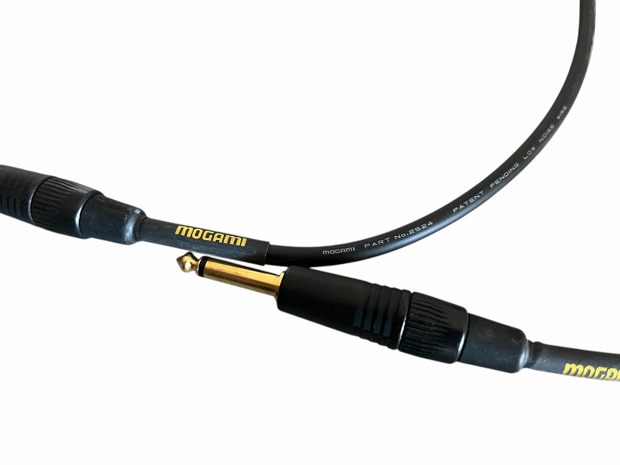 Photo 1 of MOGAMI GOLD 3’ LOW NOISE INSTRUMENTAL STRAIGHT CABLE (2)